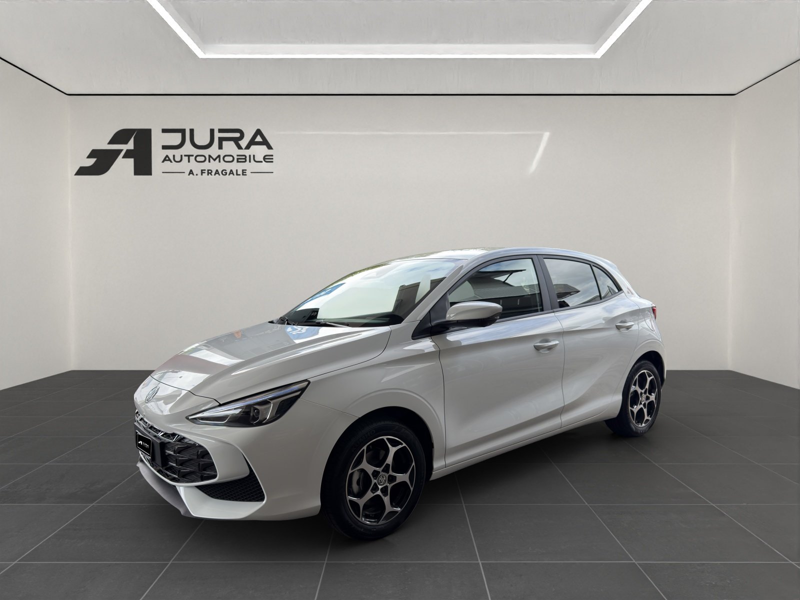 MG 3 1.5 Hybrid Luxury, Full-Hybrid Petrol/Electric, New car, Automatic - 2
