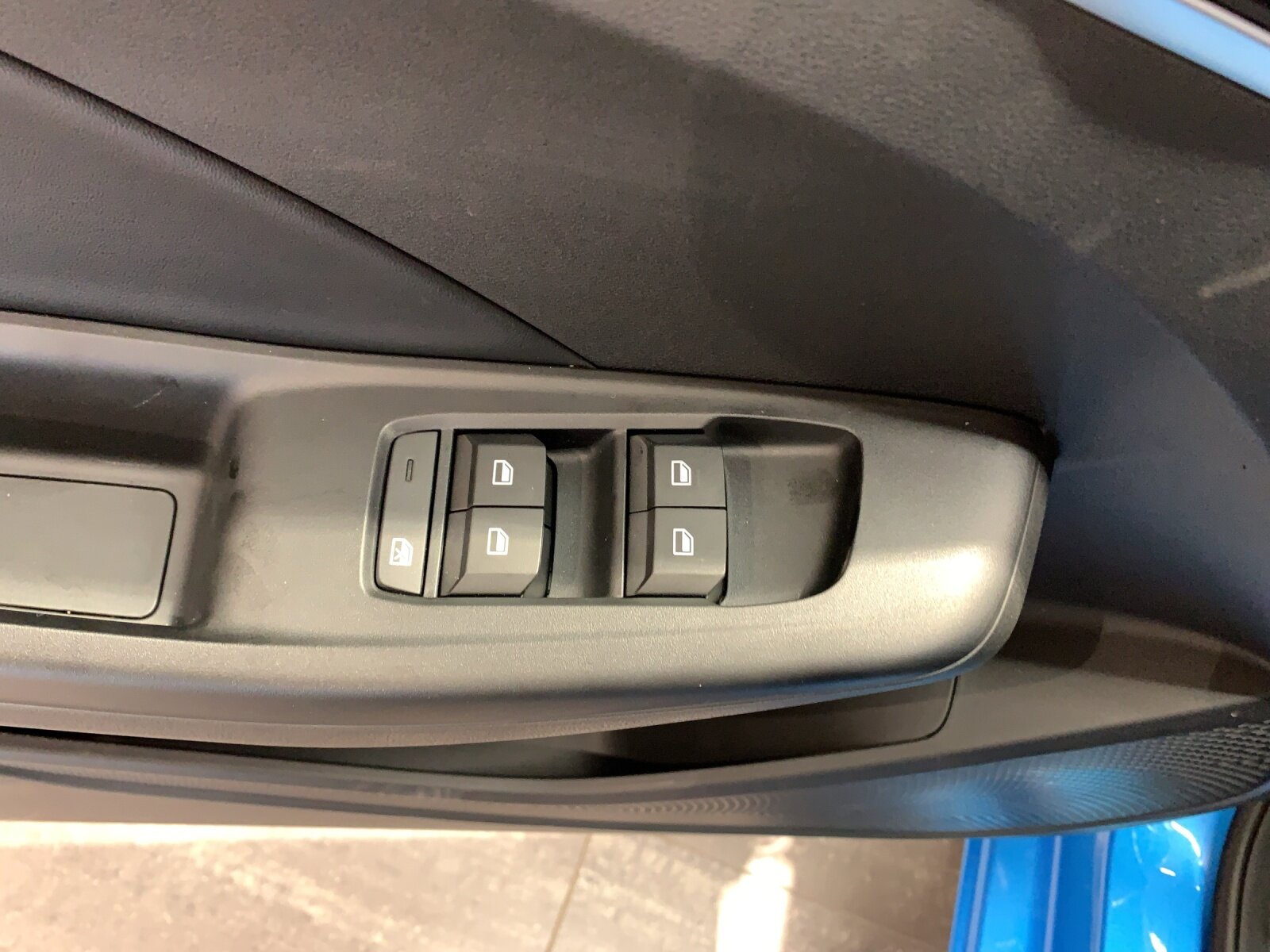 MG 3 1.5 Hybrid Luxury, Hybride Integrale Benzina/Elettrica, Auto nuove, Automatico - 4