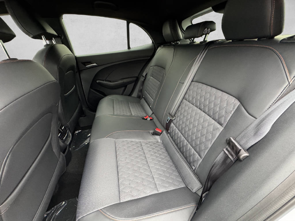MG MG3 1.5 Hybrid Luxury, Voll-Hybrid Benzin/Elektro, Occasion / Gebraucht, Automatik - 7