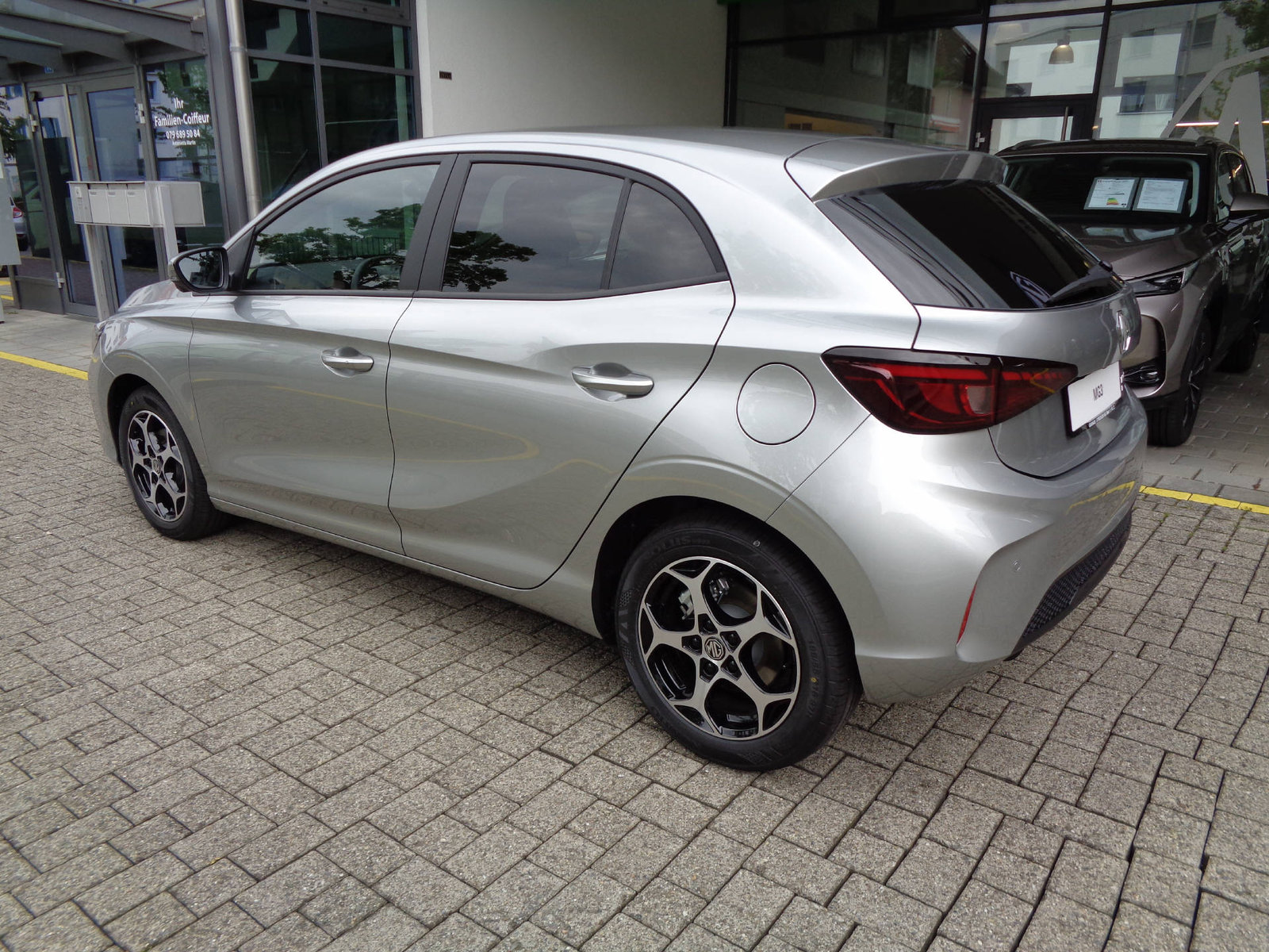 MG 3 1.5 Hybrid Luxury, Voll-Hybrid Benzin/Elektro, Vorführwagen, Automatik - 2