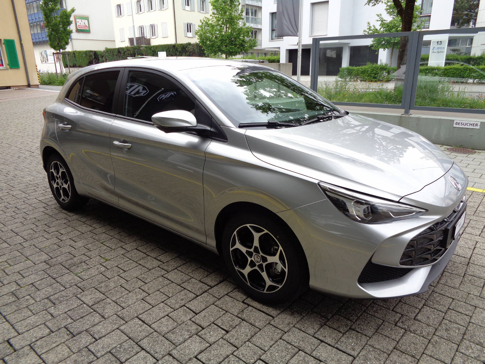 MG 3 1.5 Hybrid Luxury, Voll-Hybrid Benzin/Elektro, Vorführwagen, Automatik - 3
