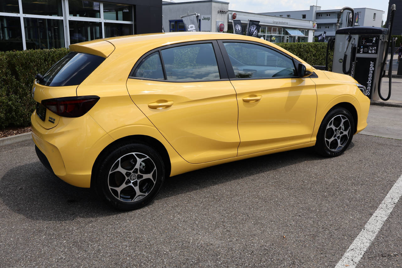 MG 3 1.5 Hybrid Comfort, Hybride Intégral Essence/Électricité, Voiture de démonstration, Automatique - 3