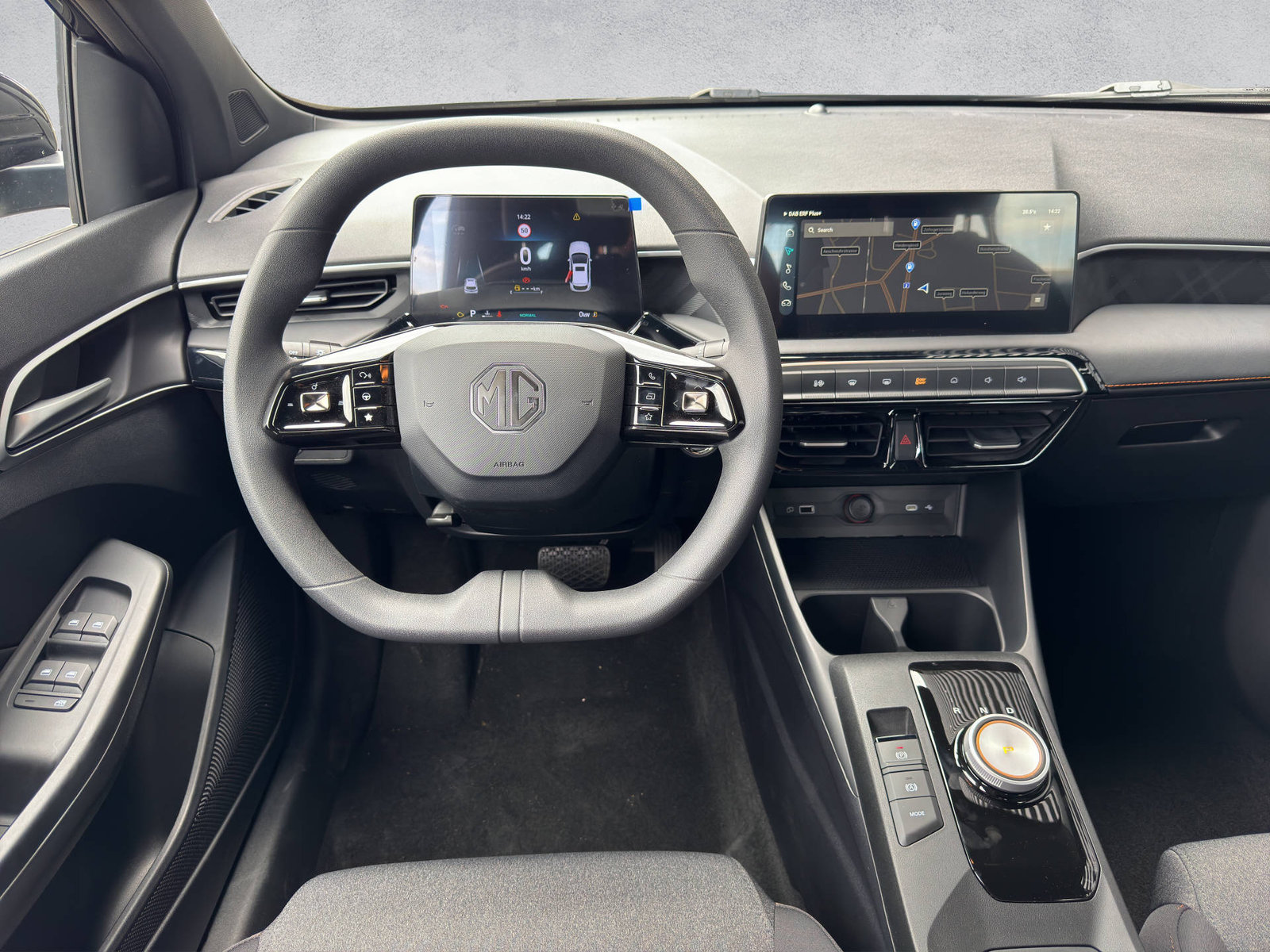 MG 3 1.5 Hybrid+ Luxury, Full-Hybrid Petrol/Electric, Ex-demonstrator, Automatic - 5