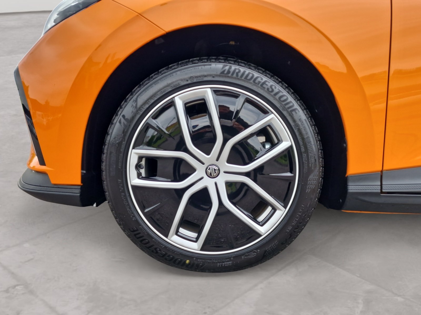 MG 4 Trophy 77kWh Extended Range 520km Reichweite, Electric, New car, Automatic - 6