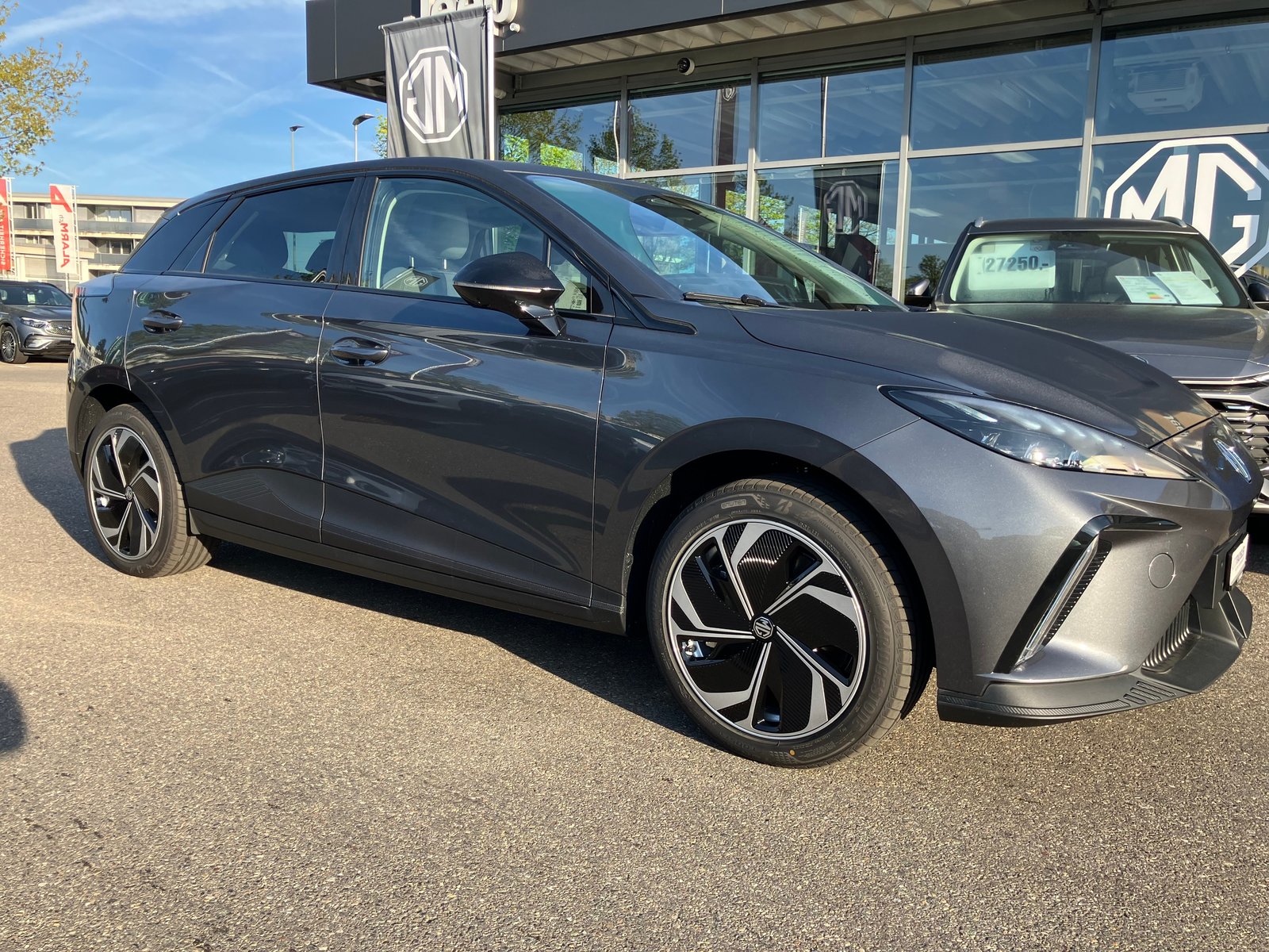 MG 4 EV 64kWh Premium Facelift, Electric, New car, Automatic - 2