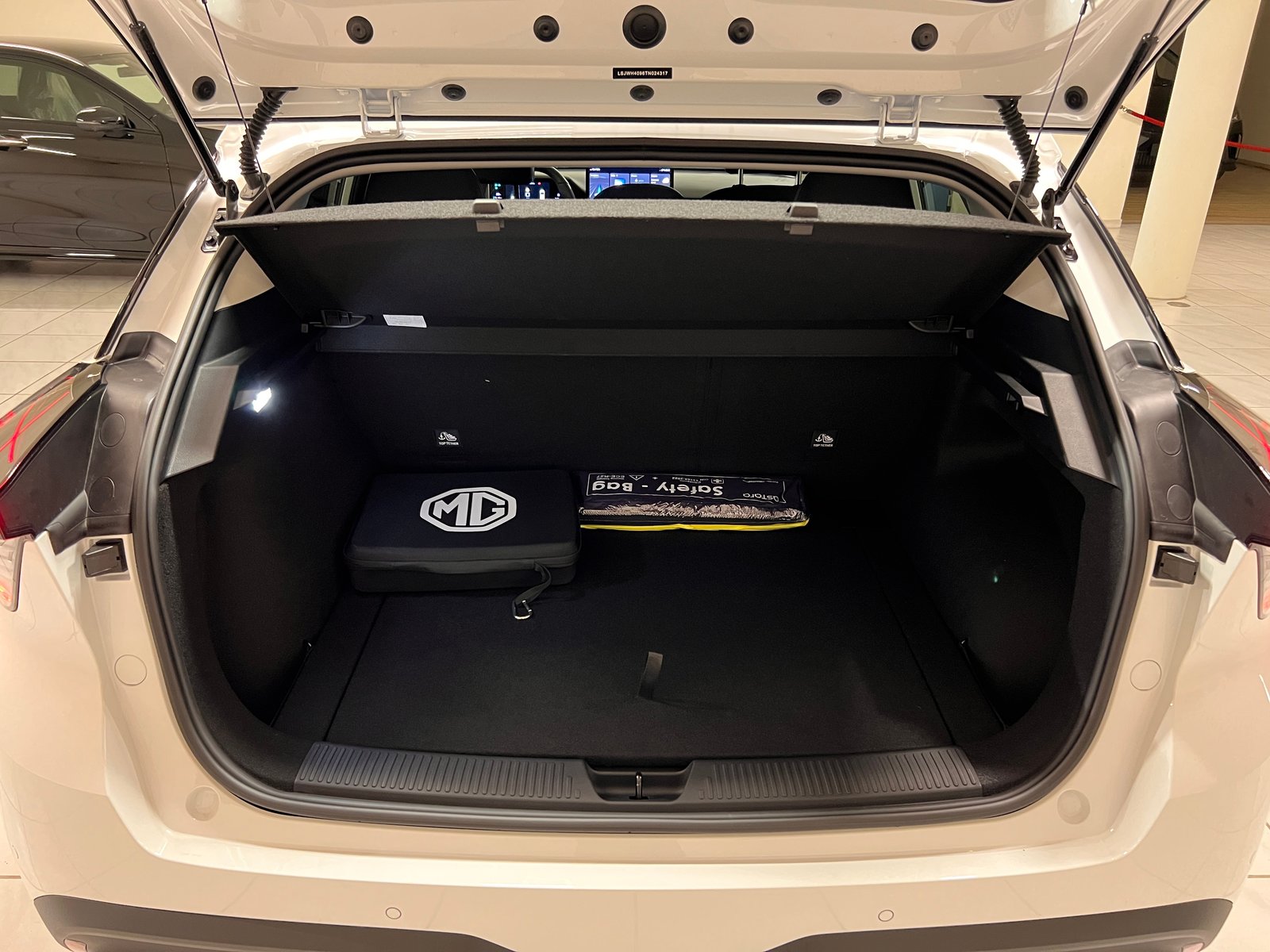MG 4 EV 64kWh Premium Facelift, Électrique, Voiture nouvelle, Automatique - 7