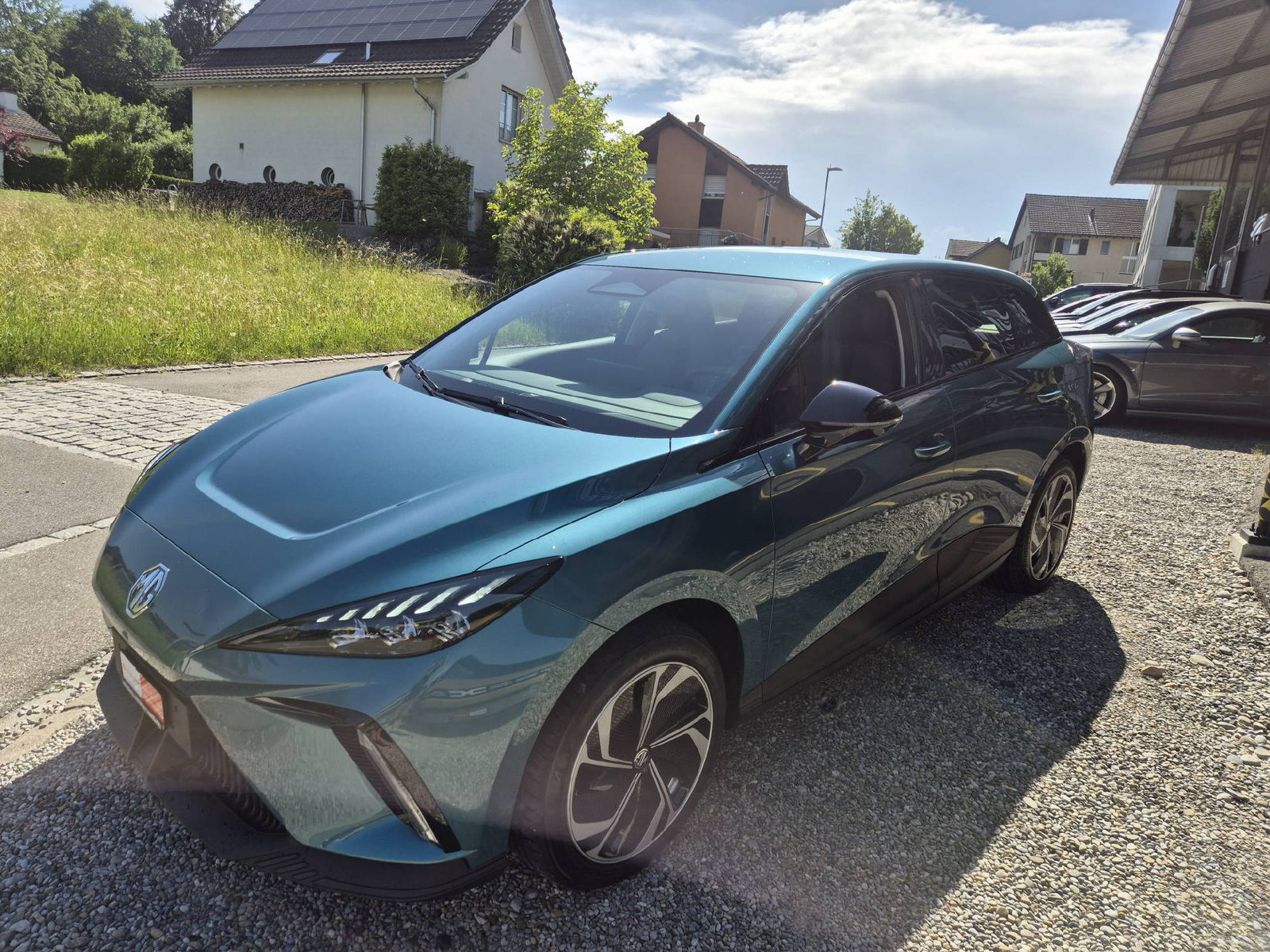MG 4 64kWh Premium, Électrique, Automatique - 3