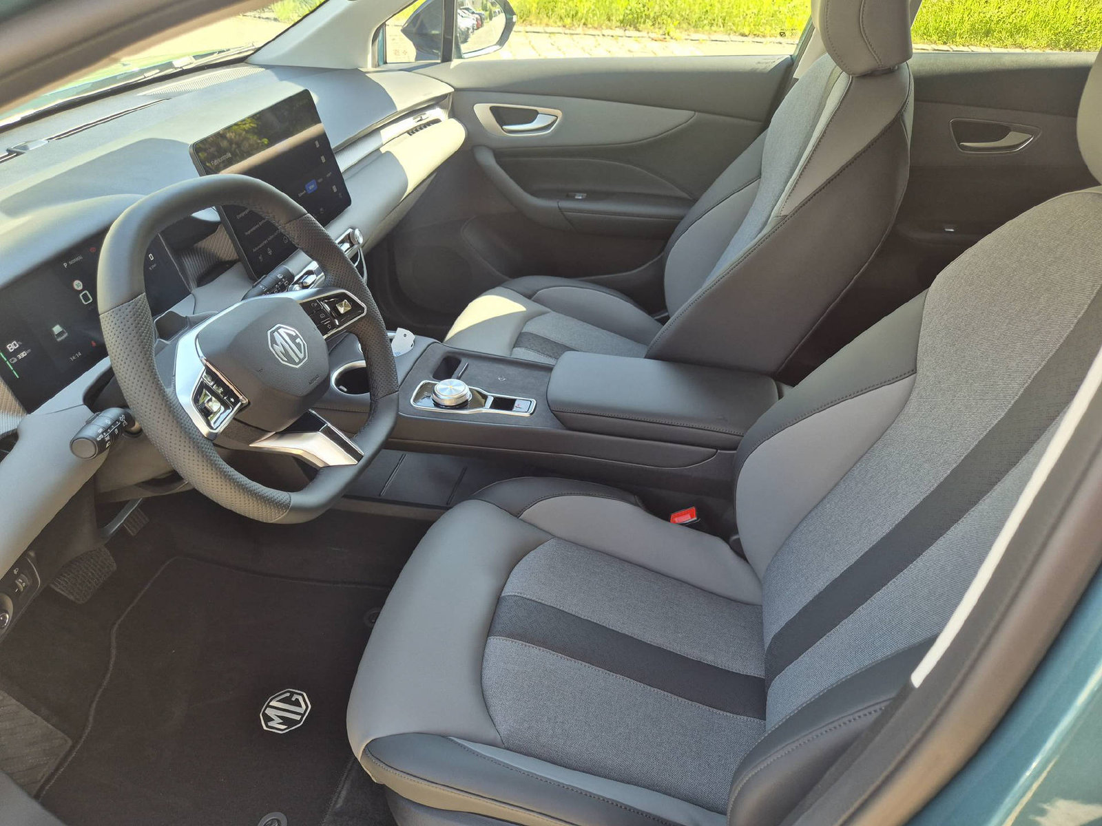 MG 4 64kWh Premium, Électrique, Automatique - 7