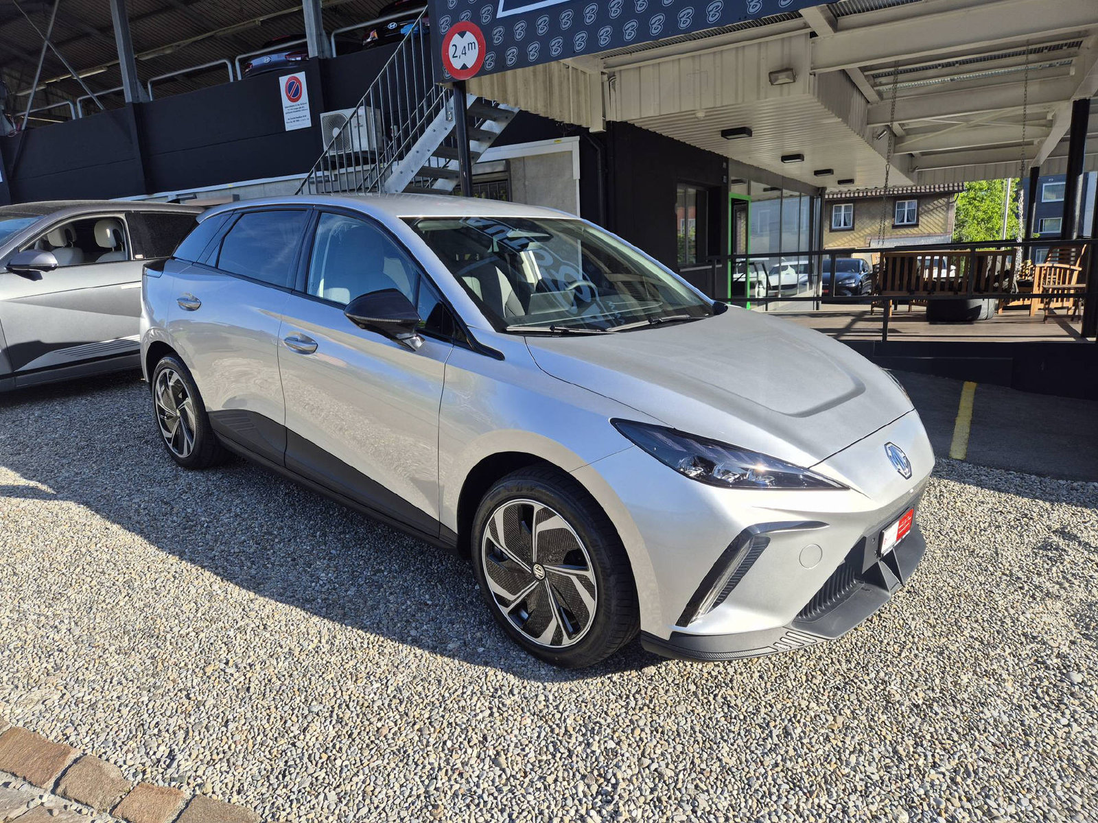 MG 4 64kWh Premium, Électrique, Automatique - 2