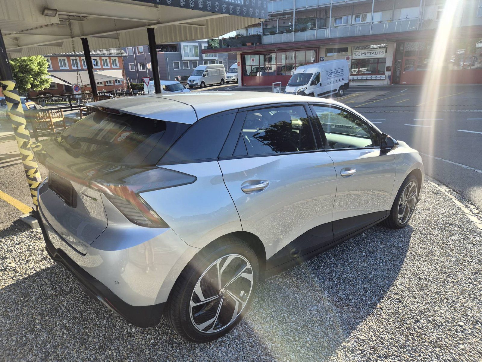 MG 4 64kWh Premium, Électrique, Automatique - 7