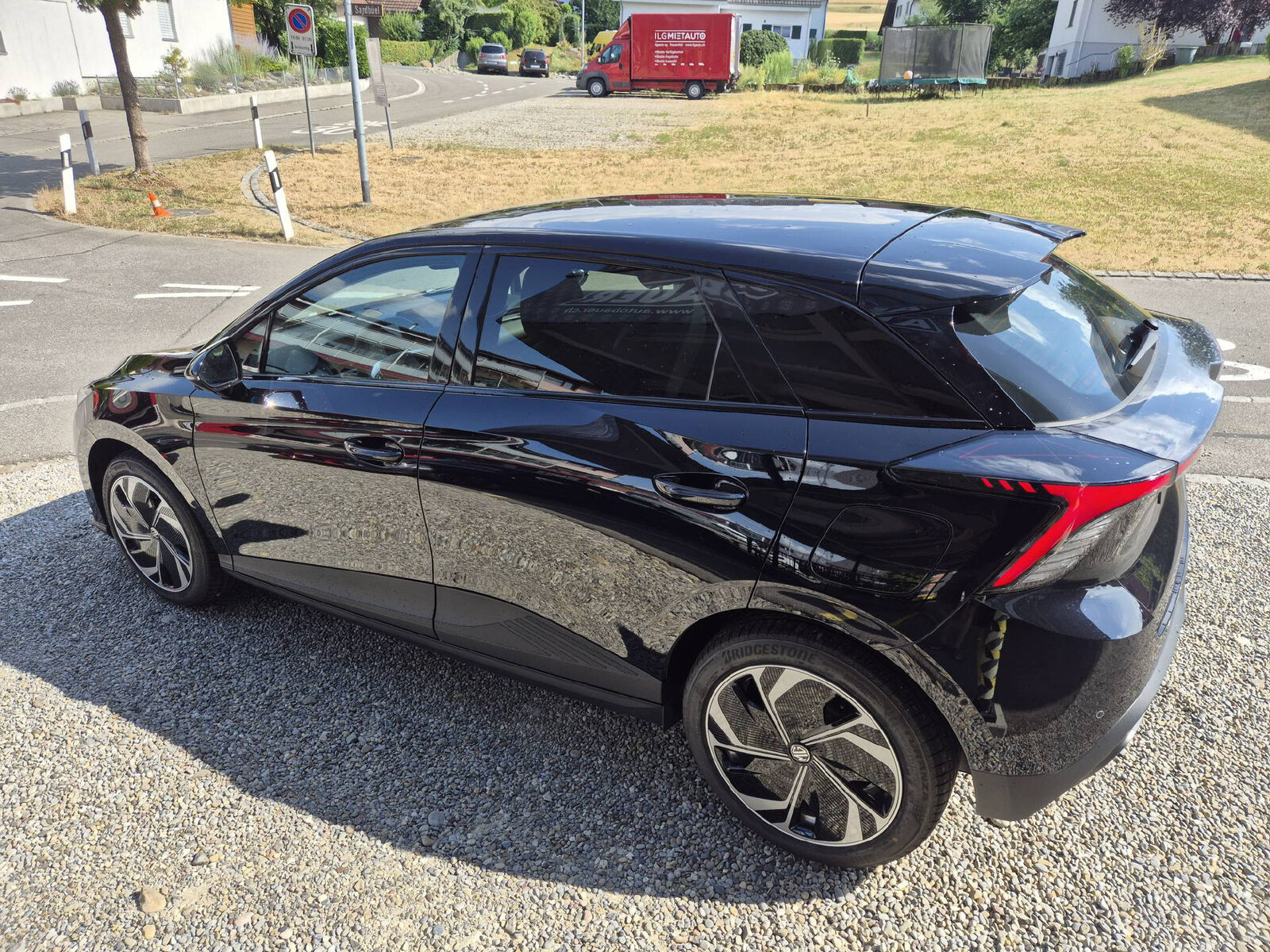 MG 4 64kWh Premium, Electric, Pre-registered new car, Automatic - 3