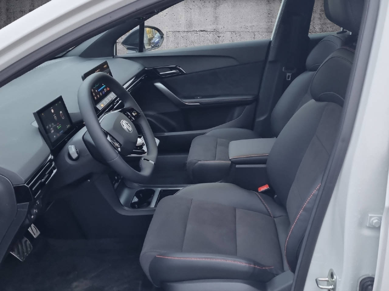 MG 4 64kWh Xpower 4WD, Electric, New car, Automatic - 6