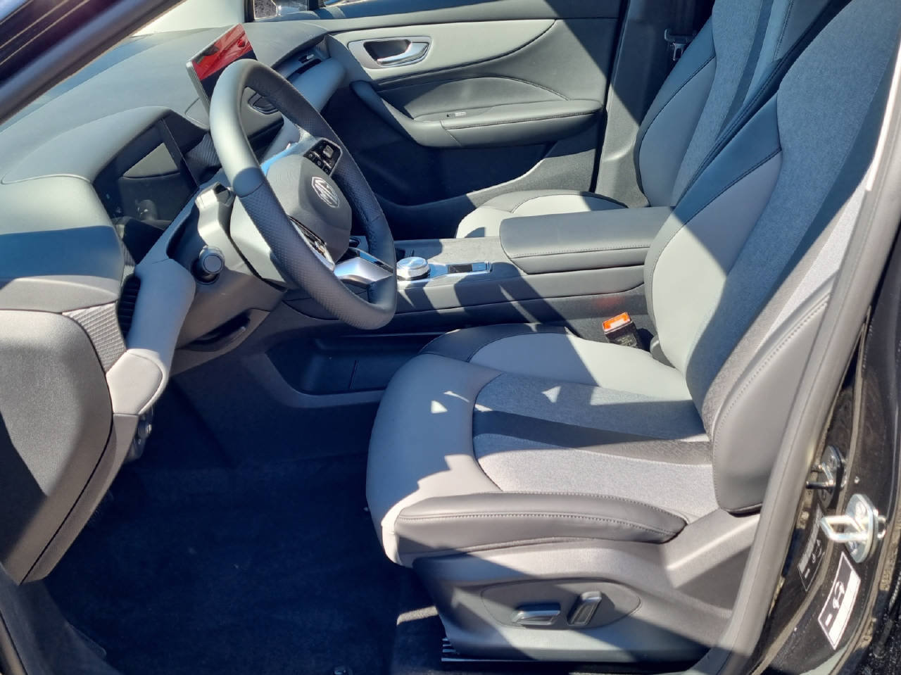 MG 4 77kWh Premium, Electric, New car, Automatic - 5