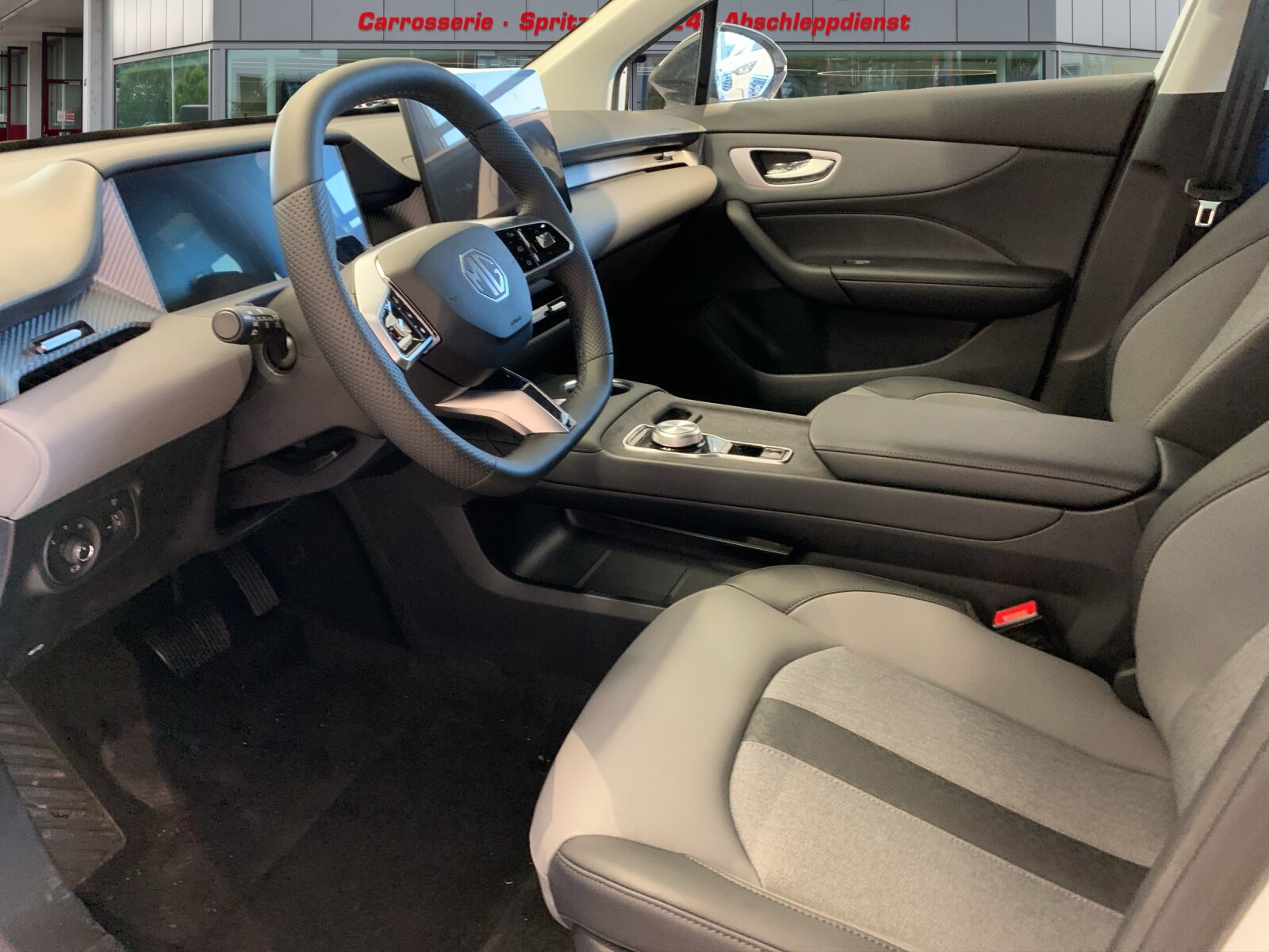MG 4 64 kWh Premium, Elektro, Neuwagen, Automatik - 7