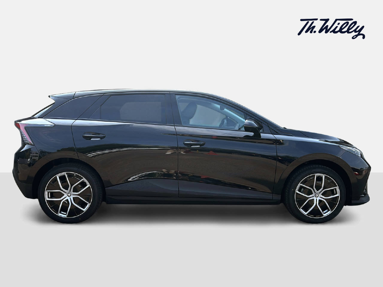 MG 4 64kWh Luxury, Electric, Ex-demonstrator, Automatic - 6