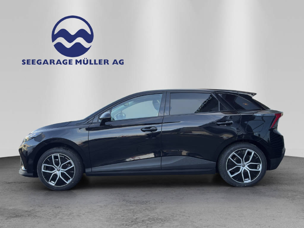 MG 4 64kWh Luxury, Electric, Ex-demonstrator, Automatic - 3