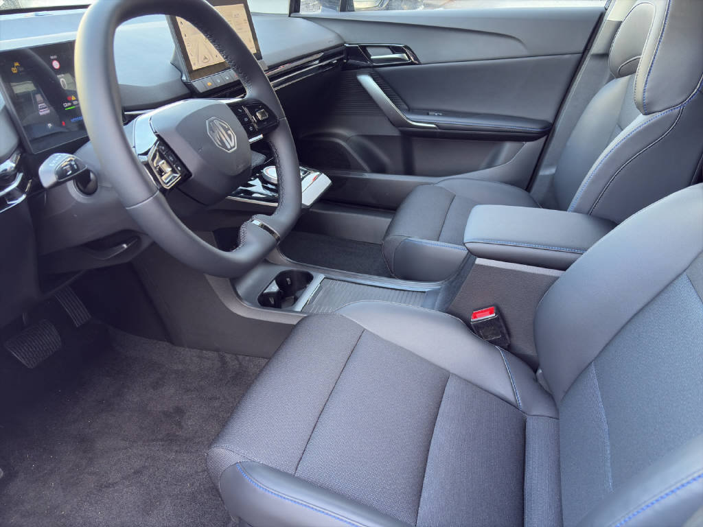 MG 4 64kWh Luxury, Electric, Ex-demonstrator, Automatic - 5