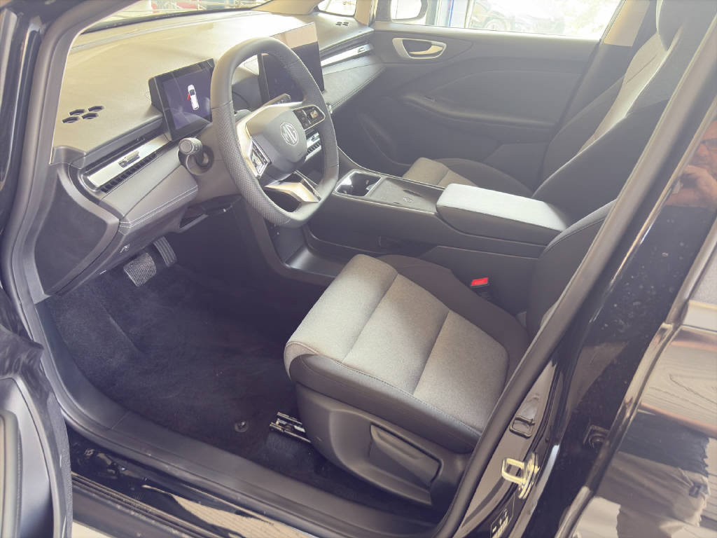 MG 4 Urban 43kWh Comfort, Electric, Ex-demonstrator, Automatic - 5