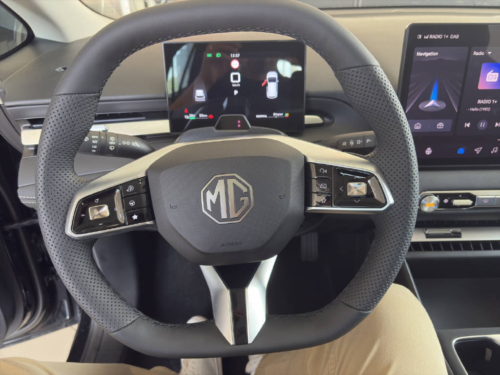 MG 4 Urban 43kWh Comfort, Electric, Ex-demonstrator, Automatic - 6