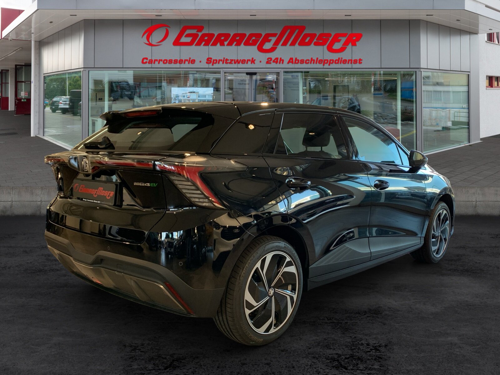 MG 4 77 kWh Premium, Electric, Ex-demonstrator, Automatic - 4
