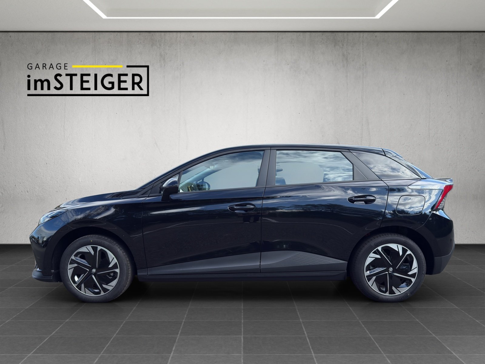 MG 4 64kWh Luxury, Elektro, Vorführwagen, Automatik - 2