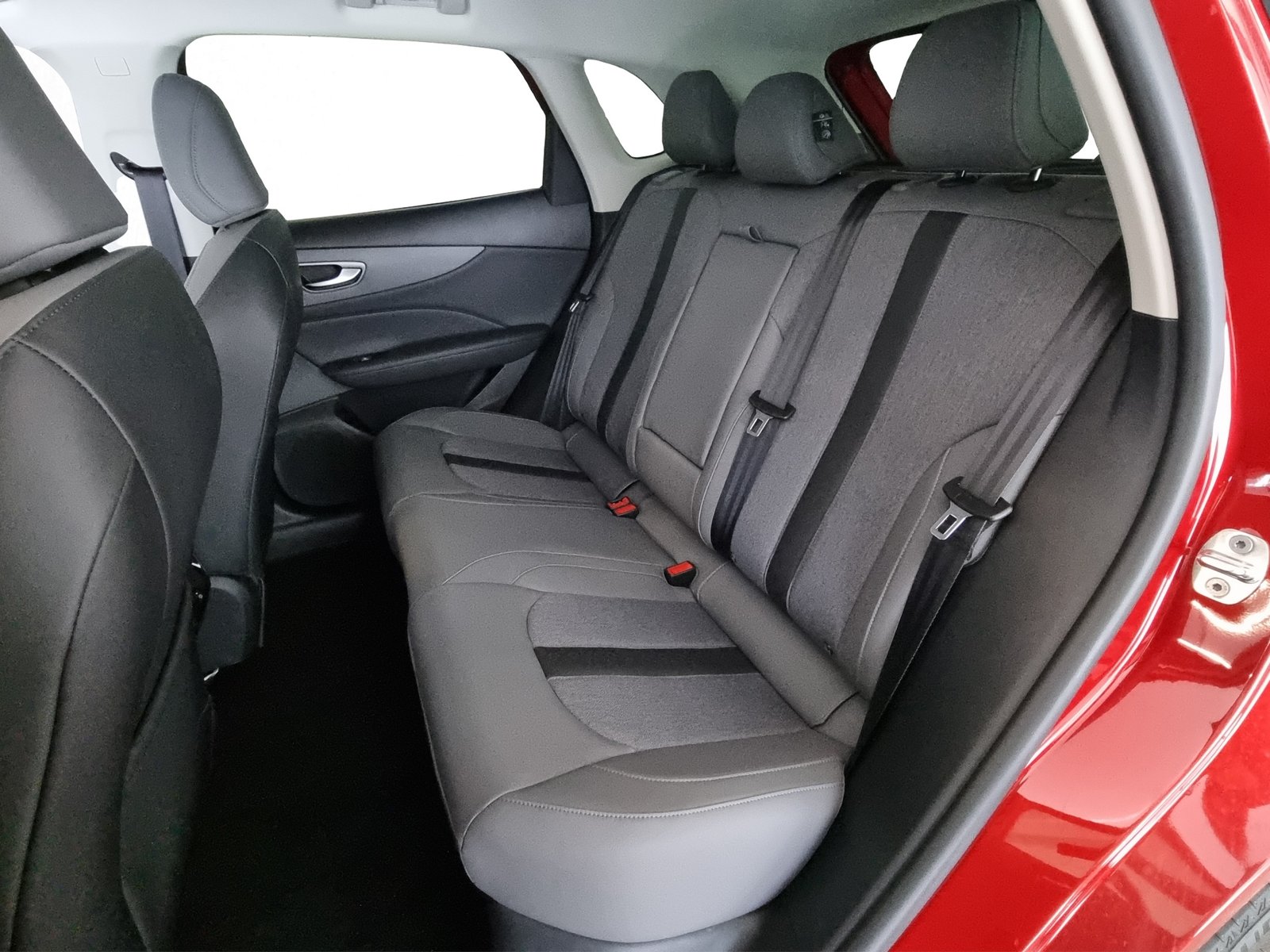 MG S5 EV 64 kWh Luxury RWD, Electric, Automatic - 7