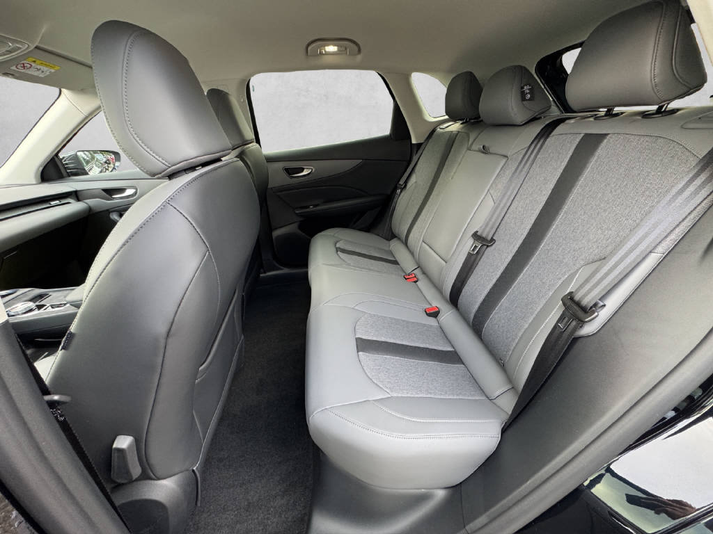 MG S5 EV 64 kWh Luxury EV, Elektro, Occasion / Gebraucht, Automatik - 7