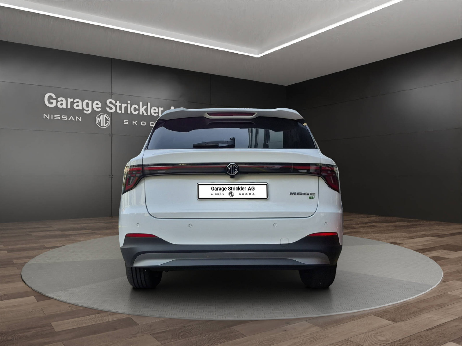 MG S5 EV 64 kWh Luxury, Electric, Ex-demonstrator, Automatic - 4
