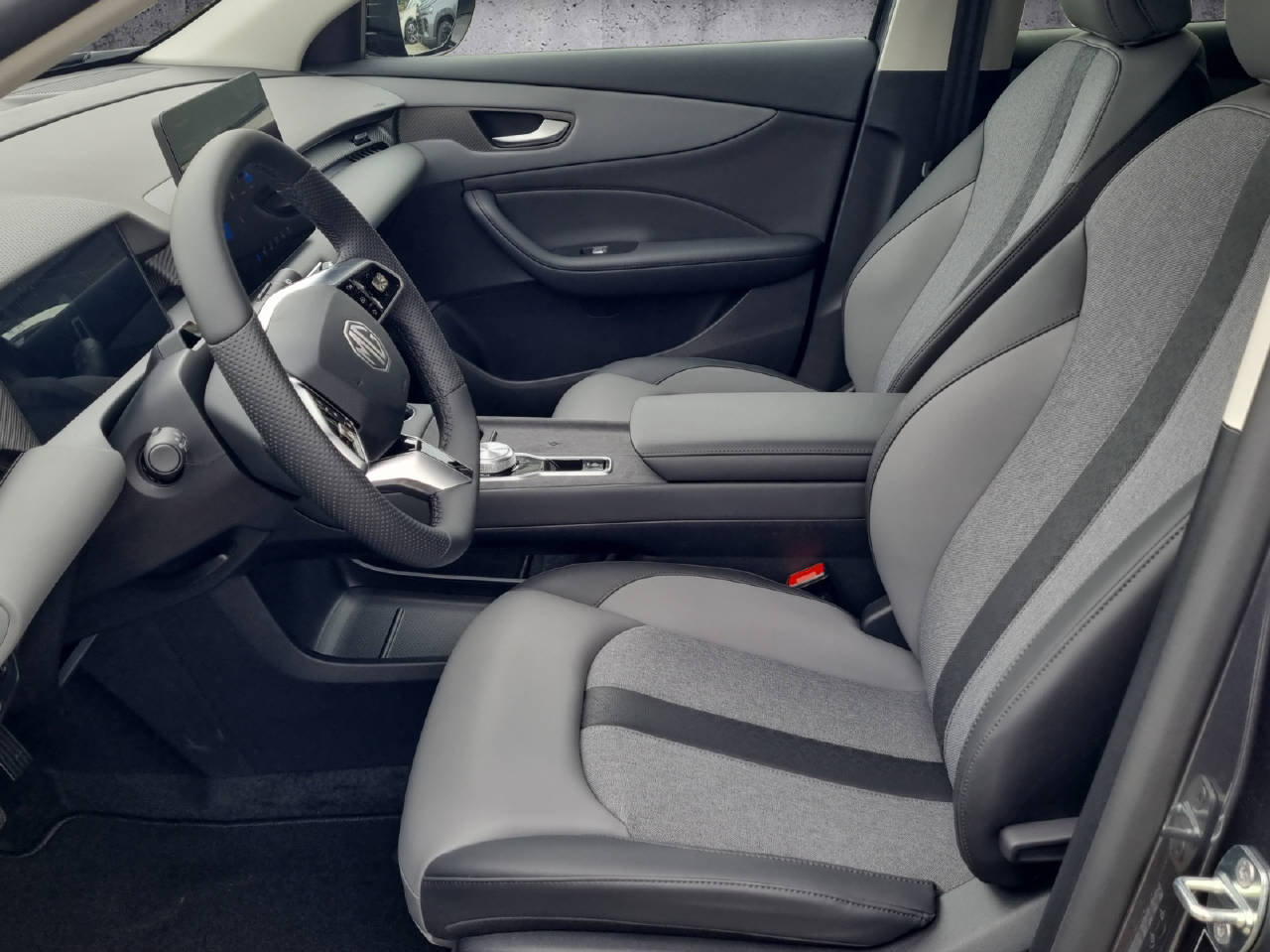 MG S5 EV 64 kWh Luxury, Electric, Ex-demonstrator, Automatic - 5