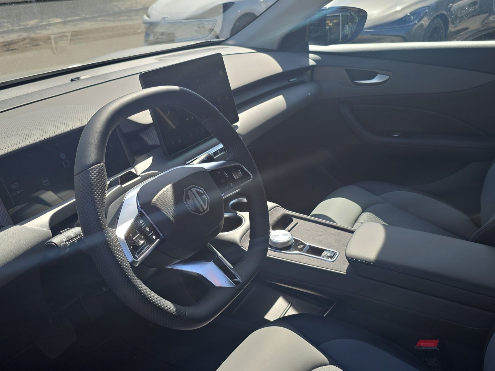 MG S5 EV 64 kWh Luxury, Elektro, Vorführwagen, Automatik - 4