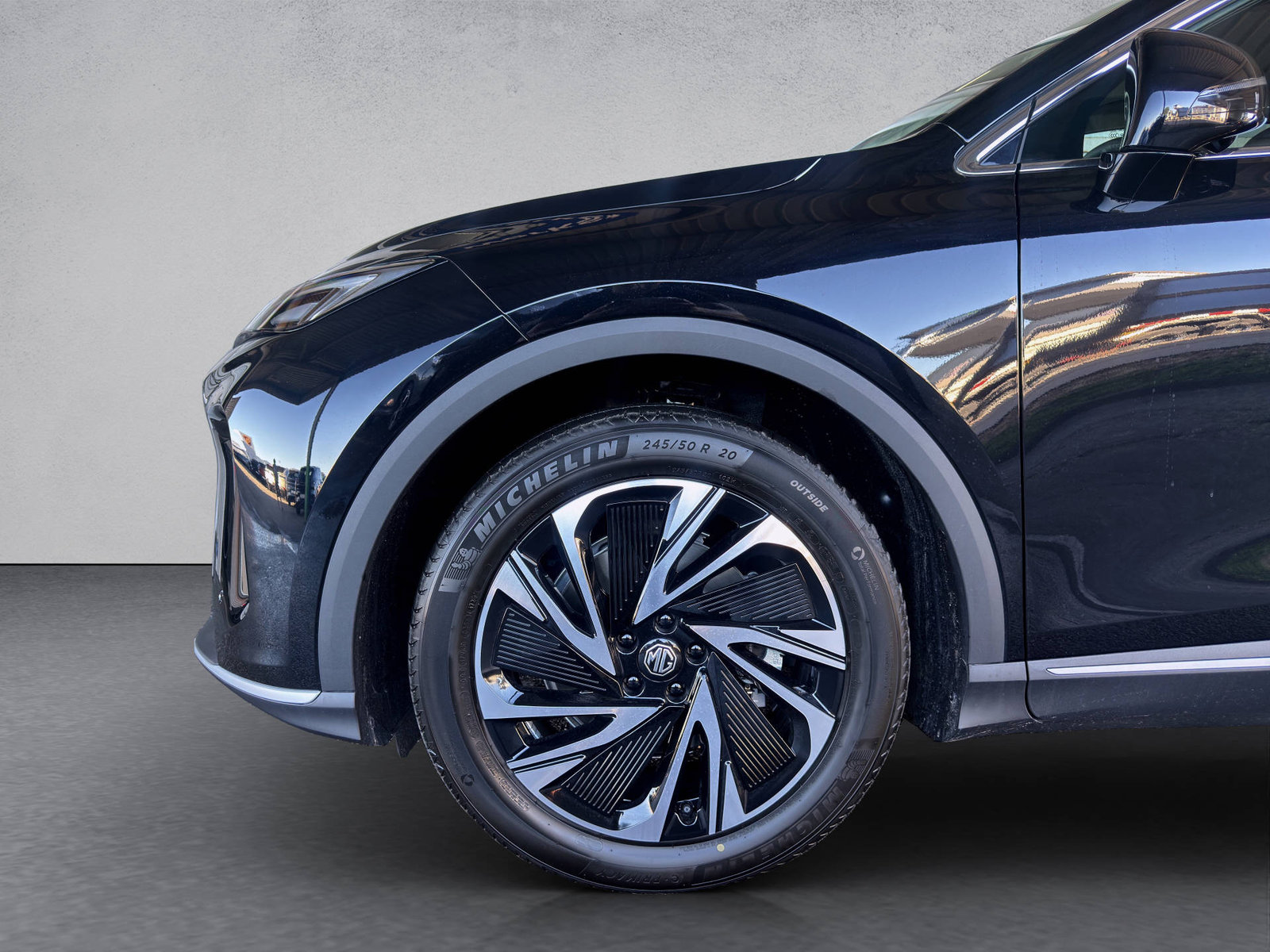 MG S6 EV 77 kWh Luxury 4WD, Elektro, Neuwagen, Automatik - 3