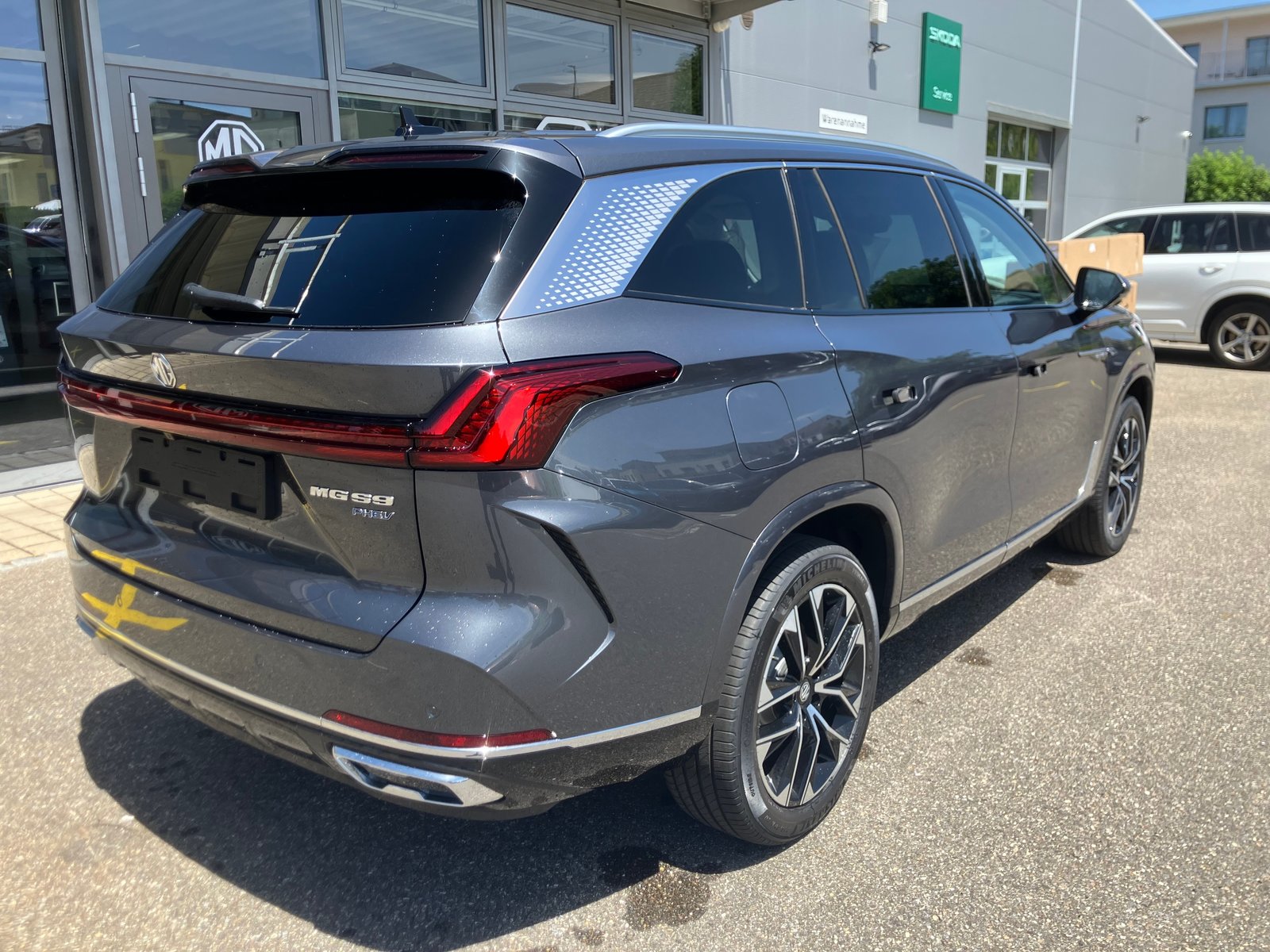 MG S9 1.5 T PHEV Premium, Plug-in-Hybrid Petrol/Electric, New car, Automatic - 4