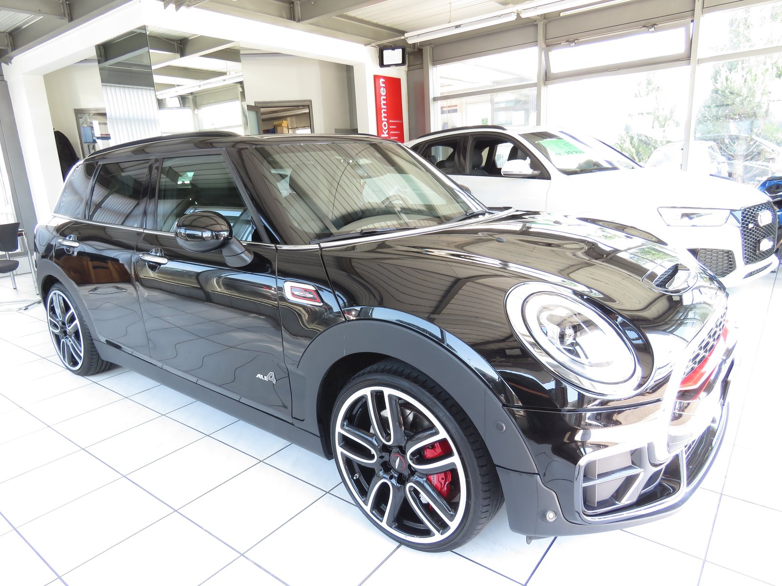 MINI Clubman Cooper John Cooper Works ALL4 Steptronic, Petrol, Second hand / Used, Automatic - 3