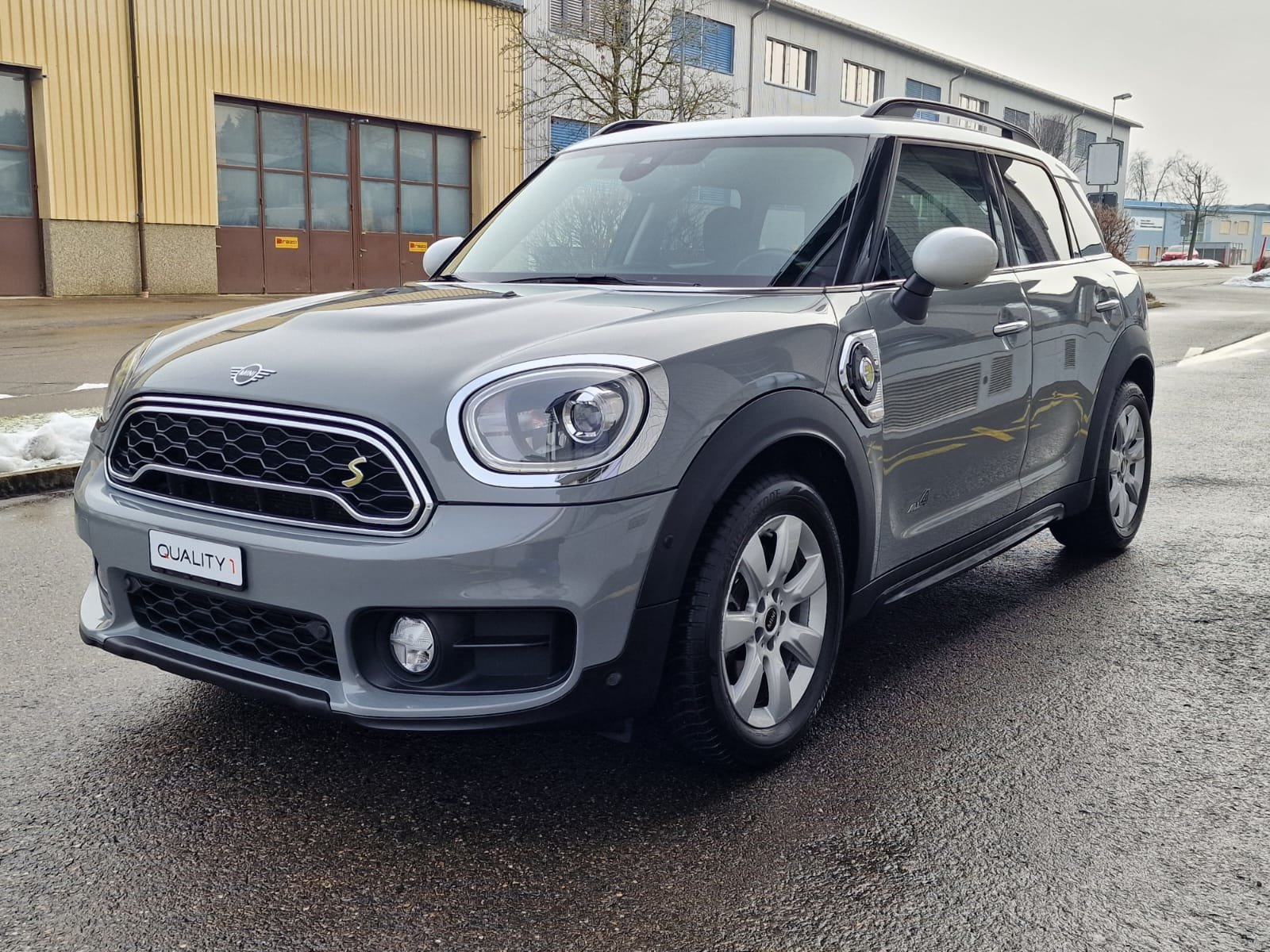 MINI Countryman Cooper S E ALL4 Steptronic, Plug-in-Hybrid Benzin/Elektro, Occasion / Gebraucht, Automatik - 2