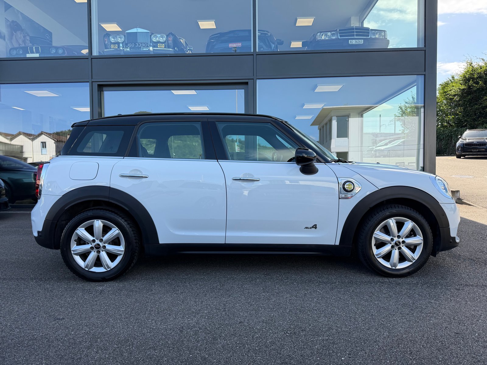 MINI Countryman F60 1.5i Cooper S E ALL4, Plug-in-Hybrid Petrol/Electric, Second hand / Used, Automatic - 2