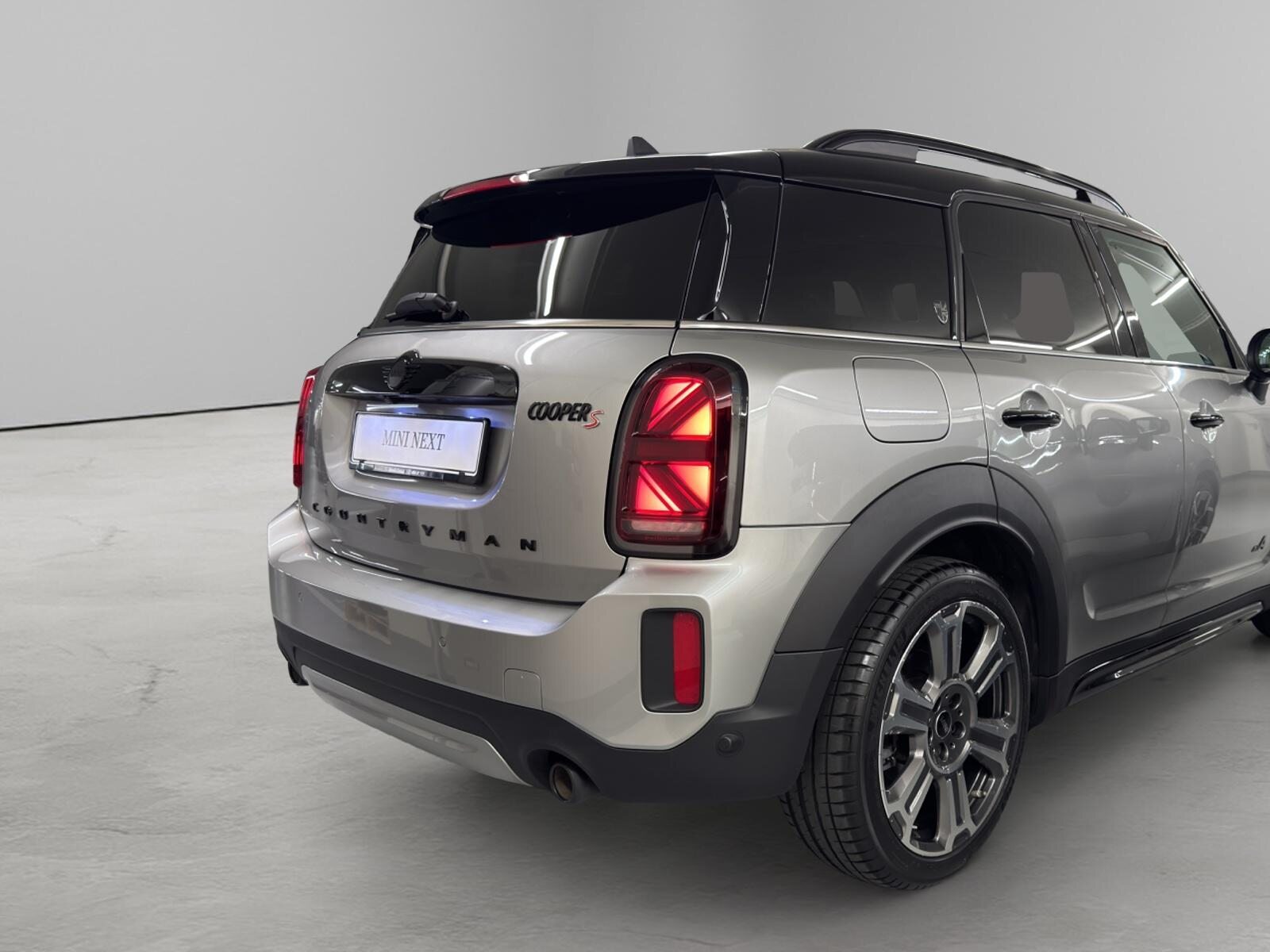 MINI Countryman S ALL4, Petrol, Second hand / Used, Automatic - 5
