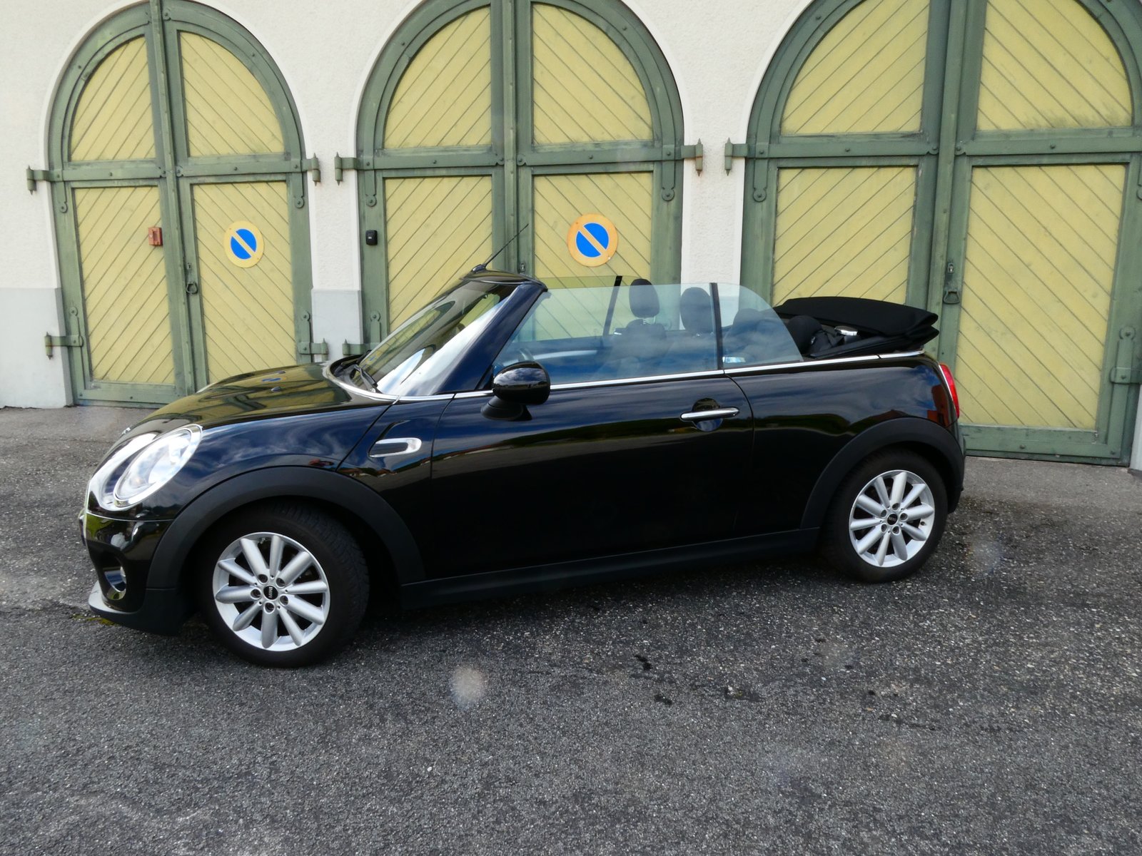 MINI Cooper Cabriolet Steptronic, Petrol, Second hand / Used, Automatic - 2