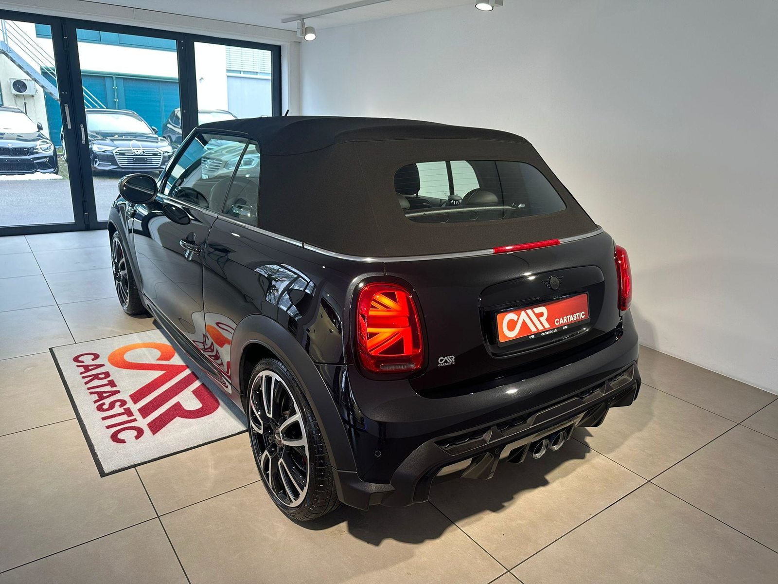 MINI Cabrio F57 2.0i John Cooper Works SAG, Petrol, Second hand / Used, Automatic - 4