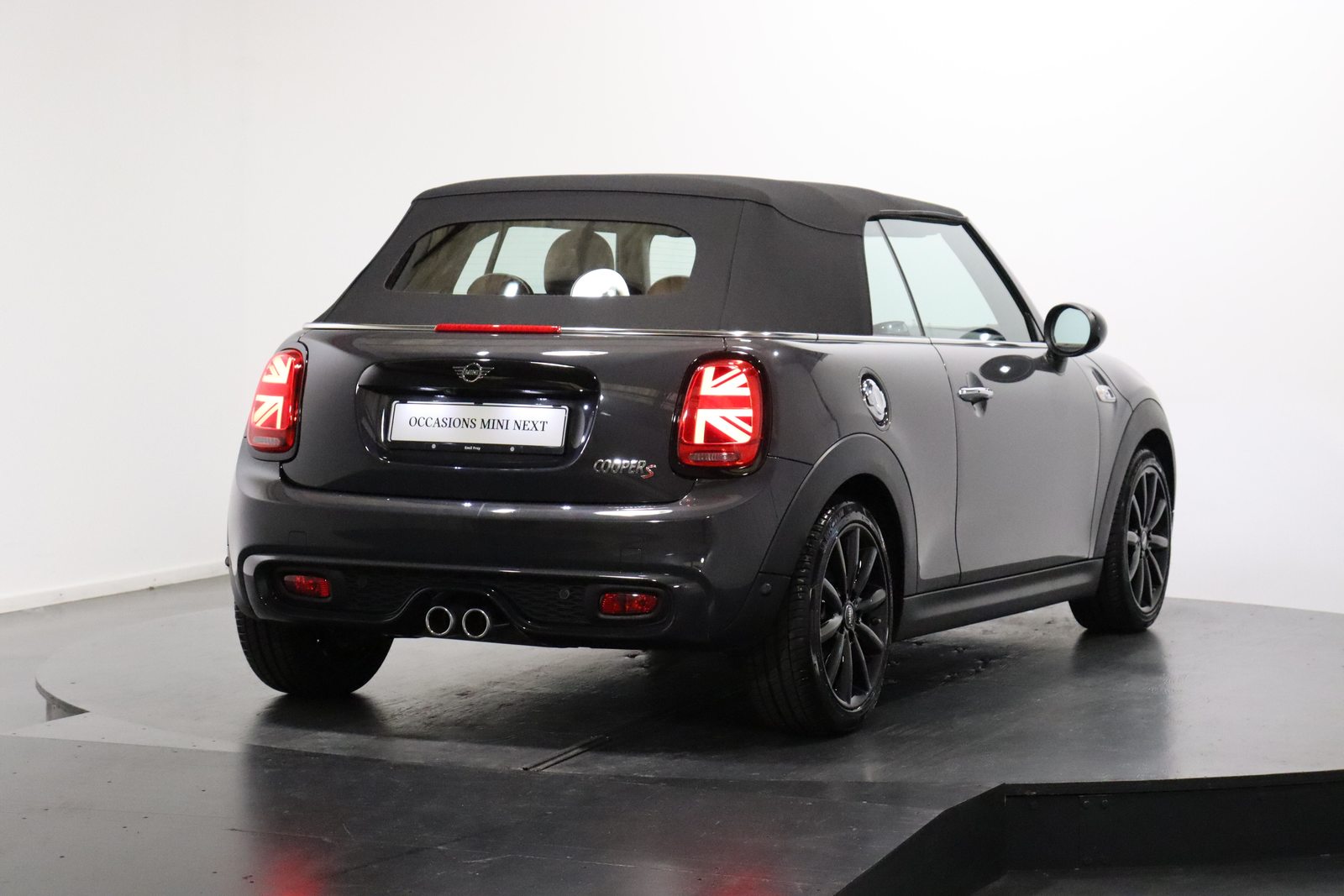 MINI Cabrio F57 2.0i Cooper S, Petrol, Second hand / Used, Automatic - 3