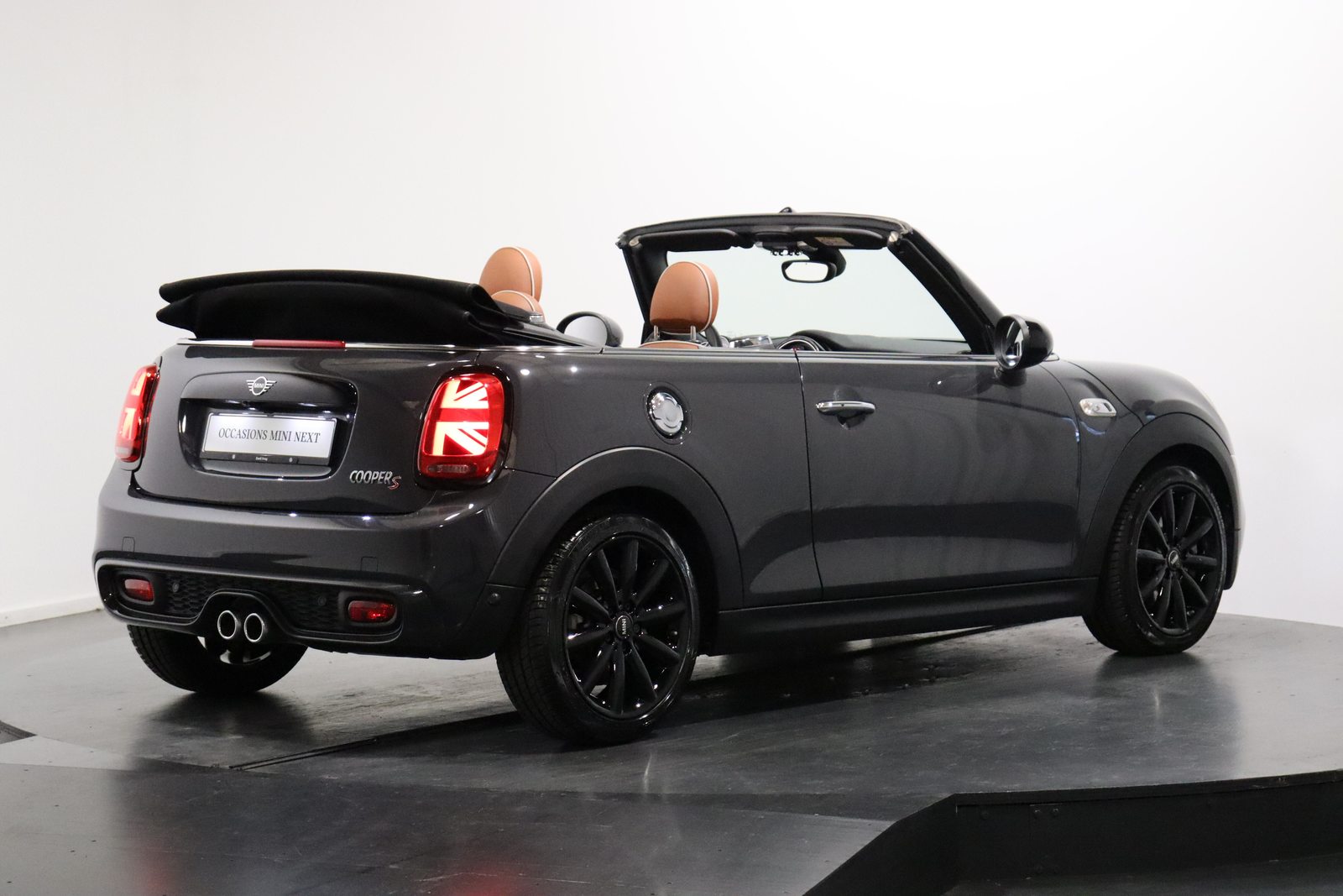 MINI Cabrio F57 2.0i Cooper S, Petrol, Second hand / Used, Automatic - 4
