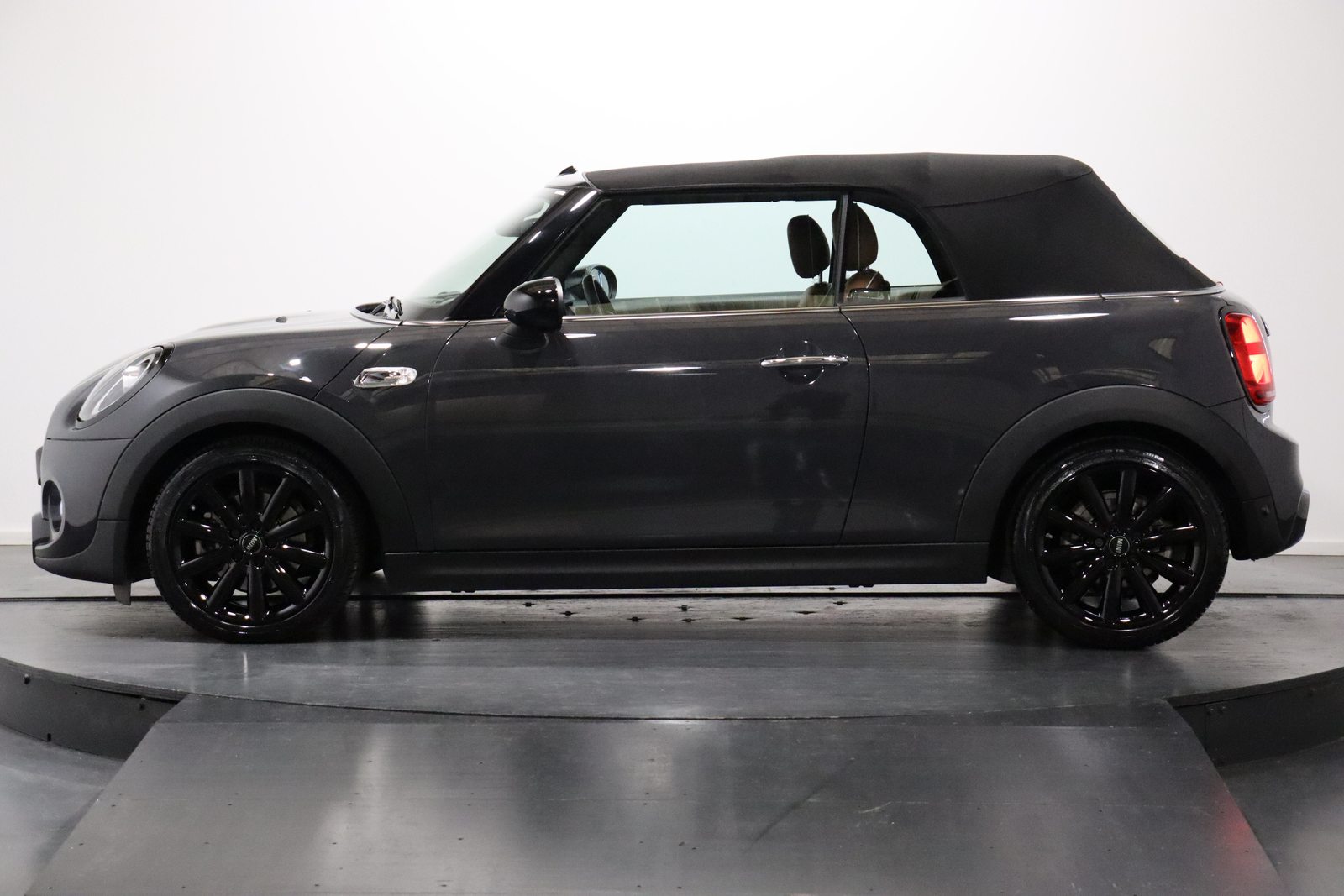 MINI Cabrio F57 2.0i Cooper S, Petrol, Second hand / Used, Automatic - 5