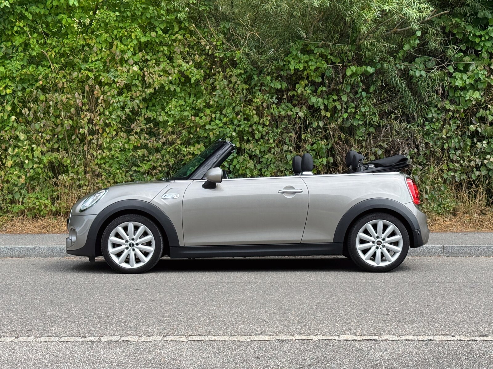 MINI Cooper S Cabriolet Steptronic, Petrol, Second hand / Used, Automatic - 4