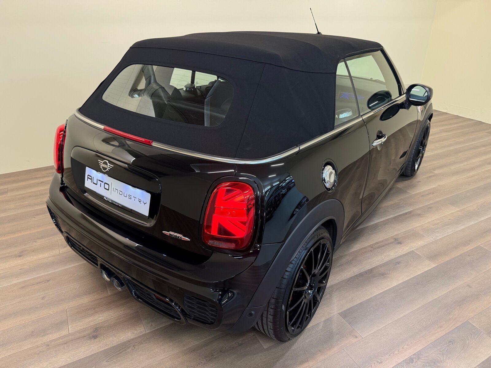 MINI Cooper John Cooper Works Cabriolet Steptronic, Petrol, Second hand / Used, Automatic - 6