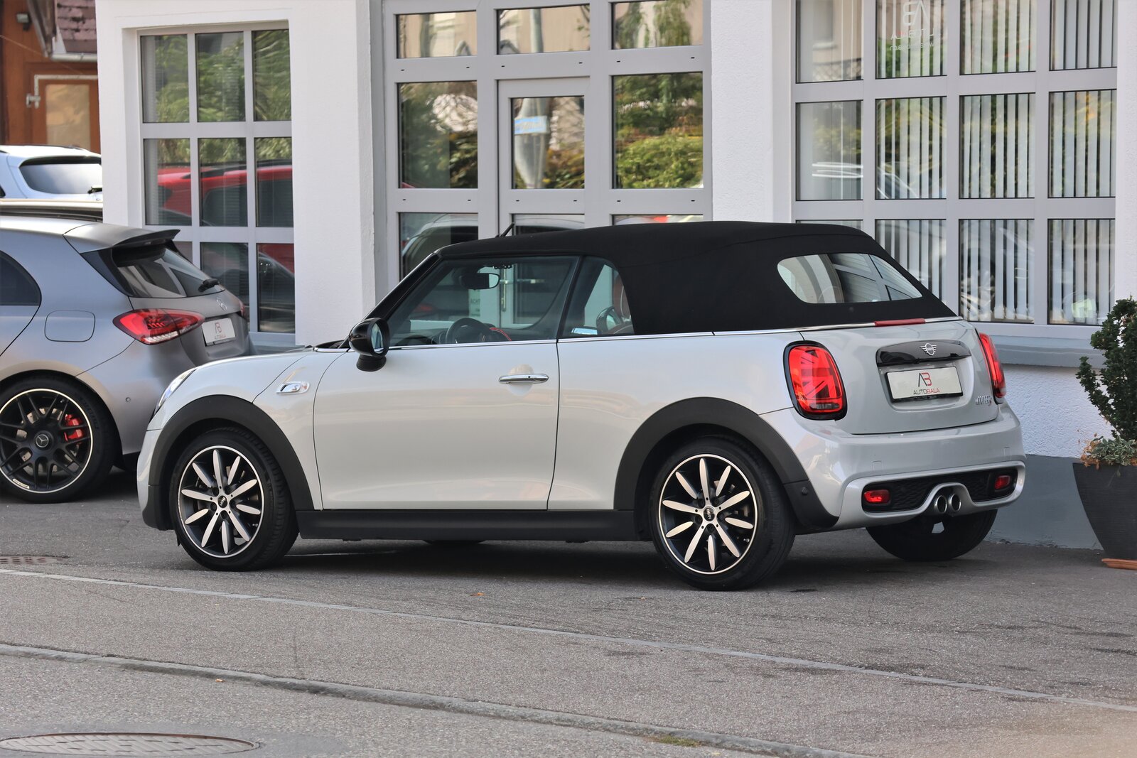 MINI Cooper S Cabriolet DKG, Petrol, Second hand / Used, Automatic - 5
