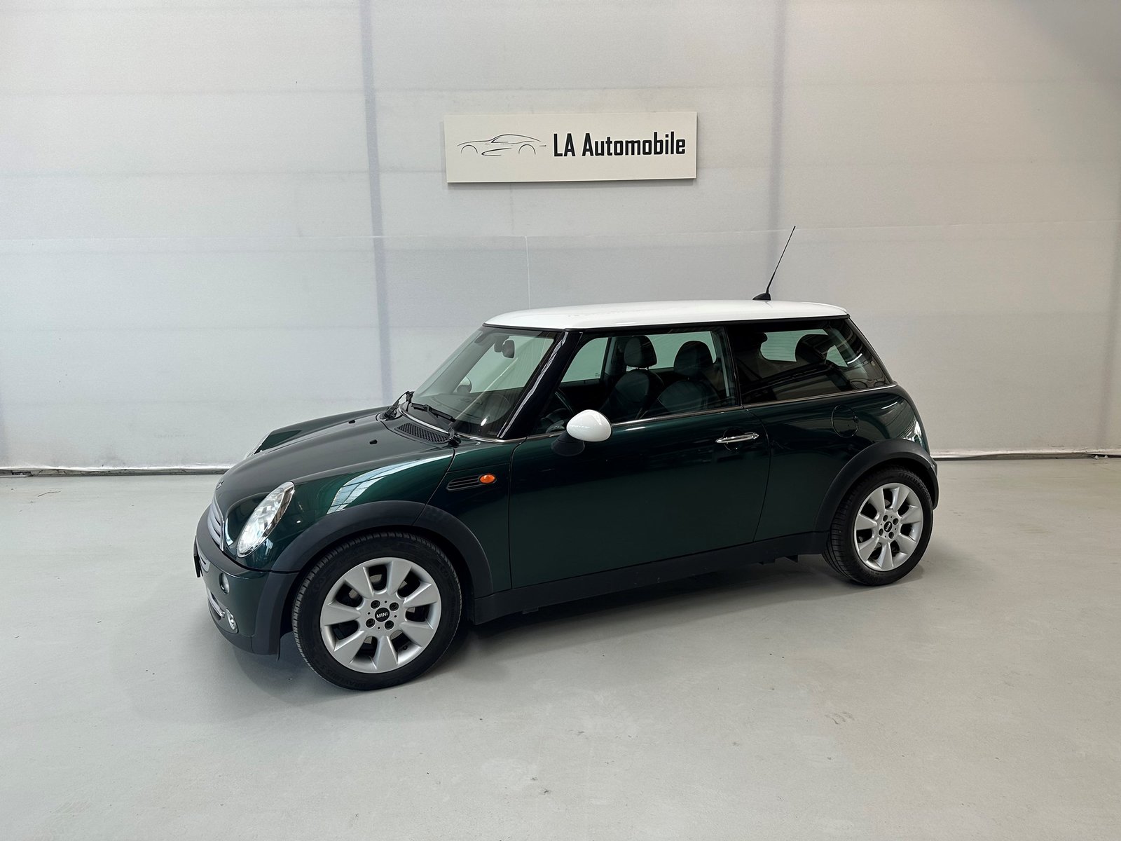 MINI Cooper, Petrol, Second hand / Used, Manual - 2