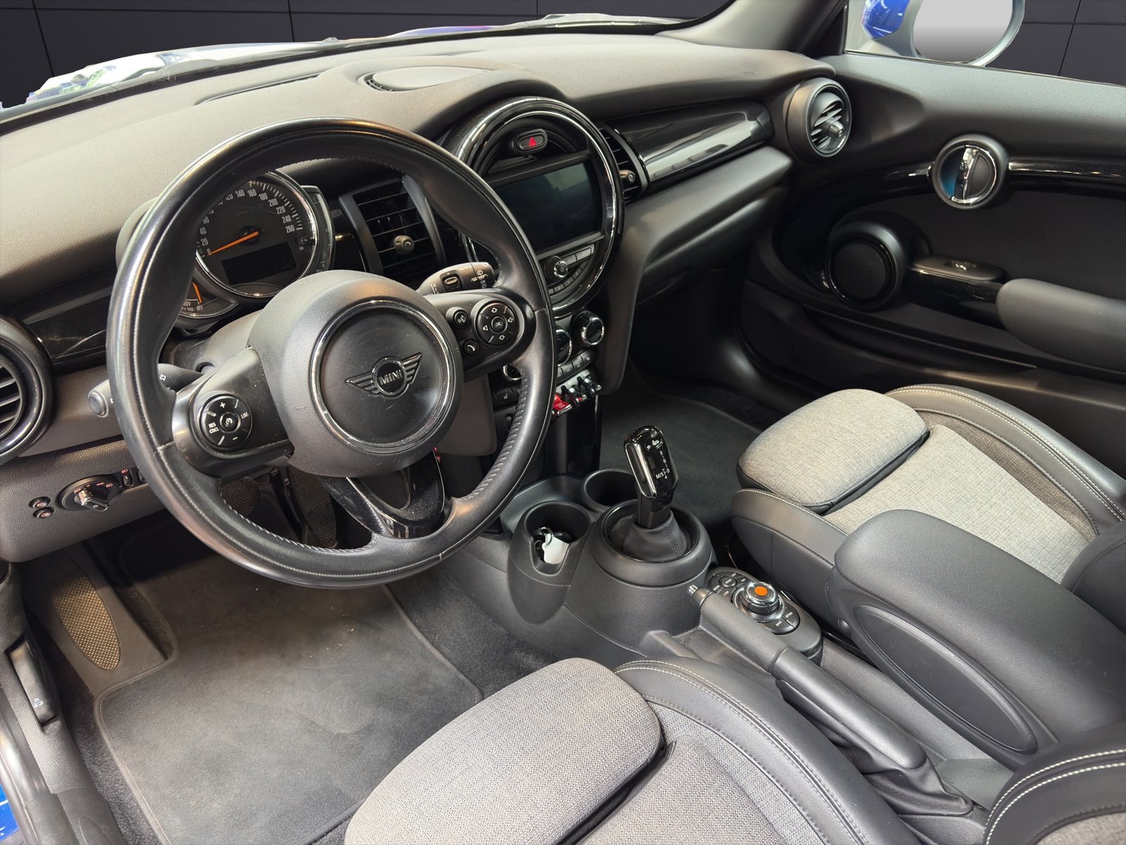 MINI Mini F56 1.5i Cooper, Petrol, Second hand / Used, Automatic - 7