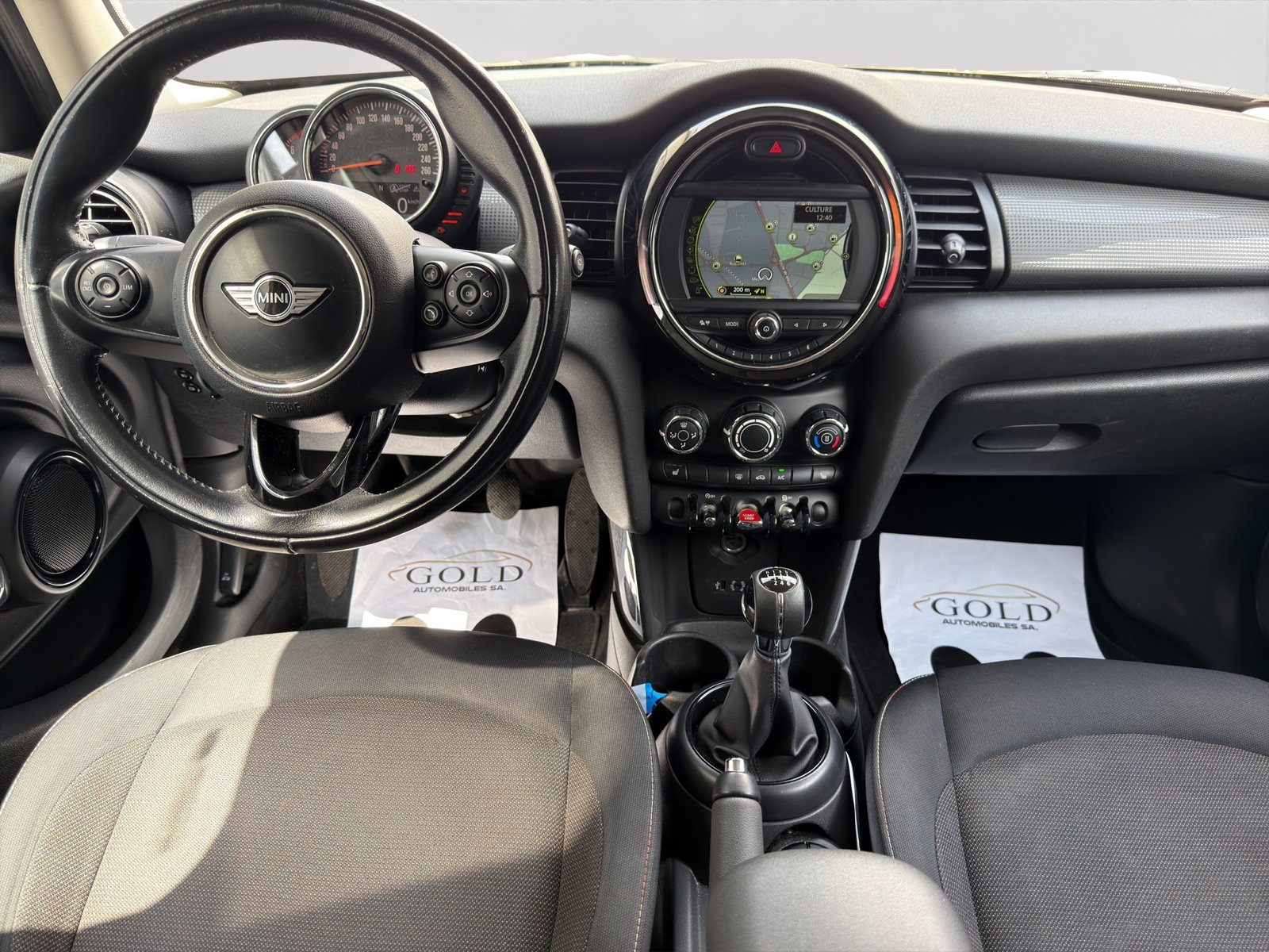 MINI Cooper Classic Edition, Petrol, Second hand / Used, Manual - 3