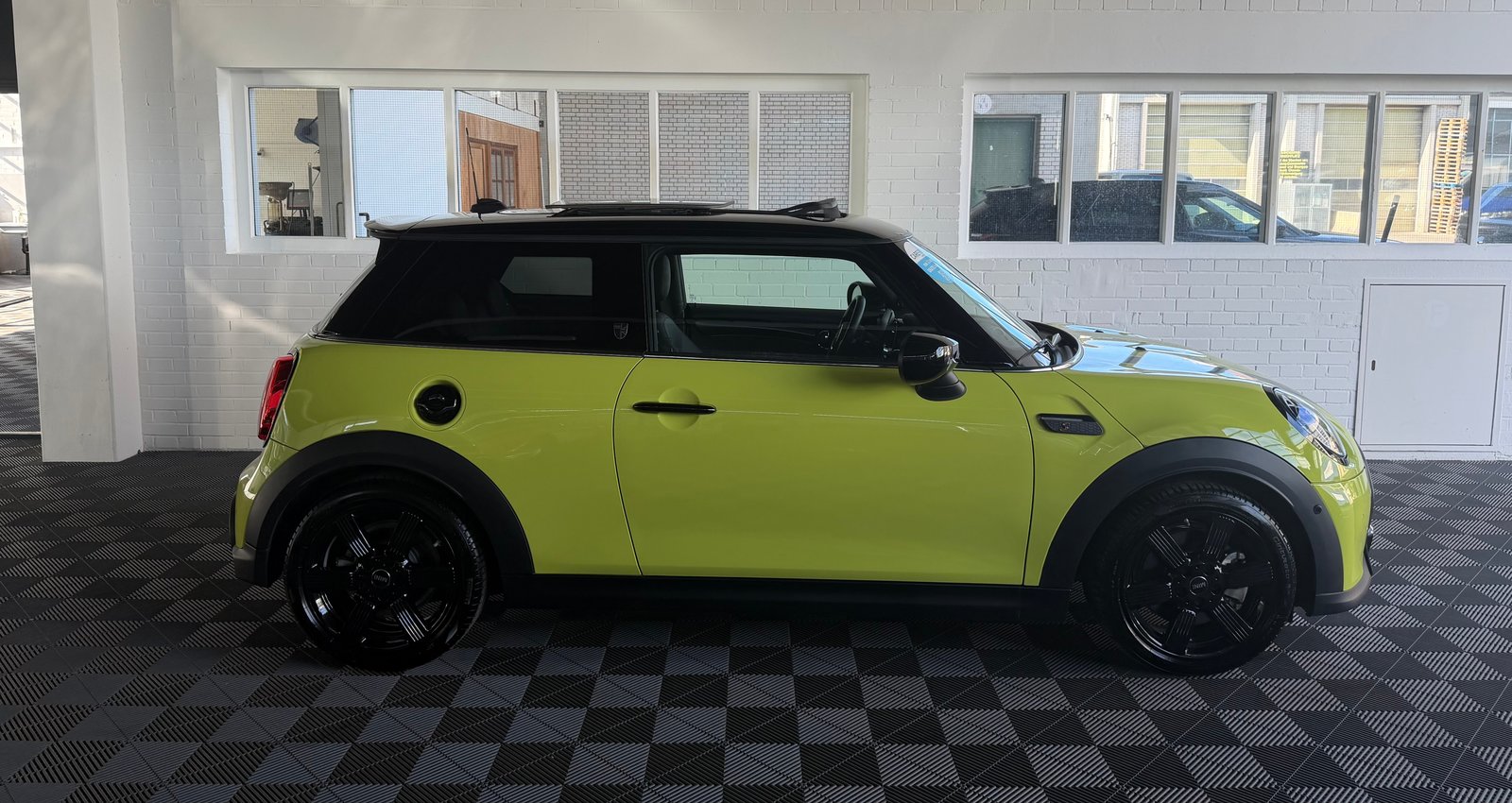 MINI Cooper S 178 PS (CH) MINI YOURS TRIM +PREMIUM PLUS Step, Essence, Occasion / Utilisé, Automatique - 2