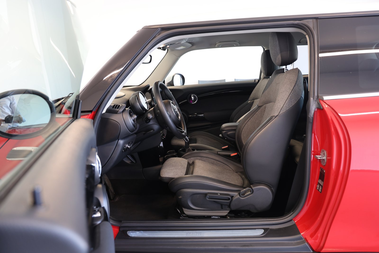 MINI Cooper Steptronic DKG, Petrol, Second hand / Used, Automatic - 6