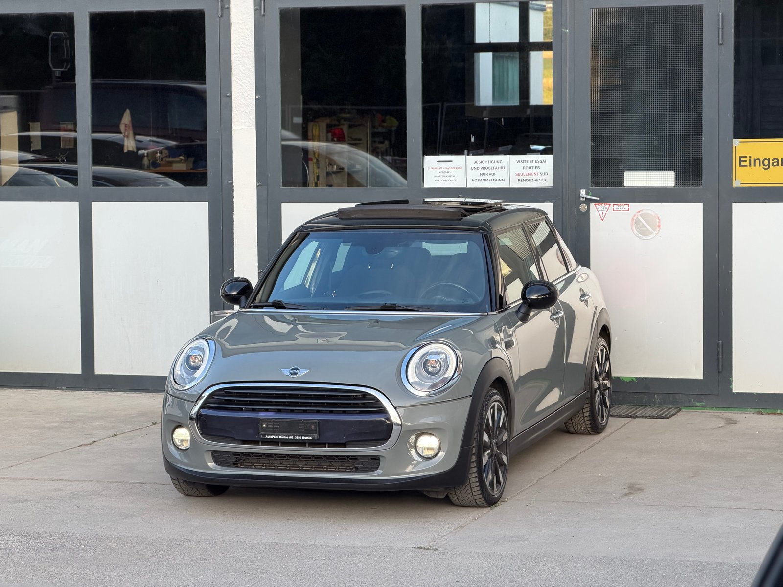 MINI Cooper Classic Edition Steptronic, Petrol, Second hand / Used, Automatic - 2
